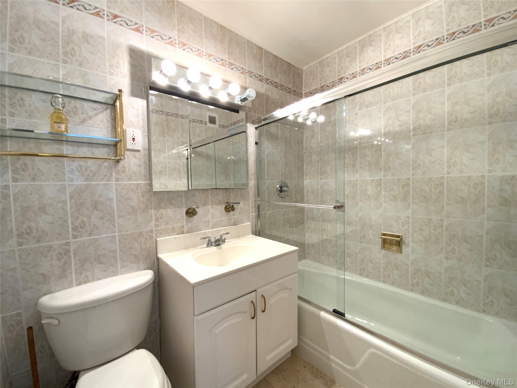 #15 photo, 26910 Grand Central Parkway, كوينز Floral Park , NY 11005