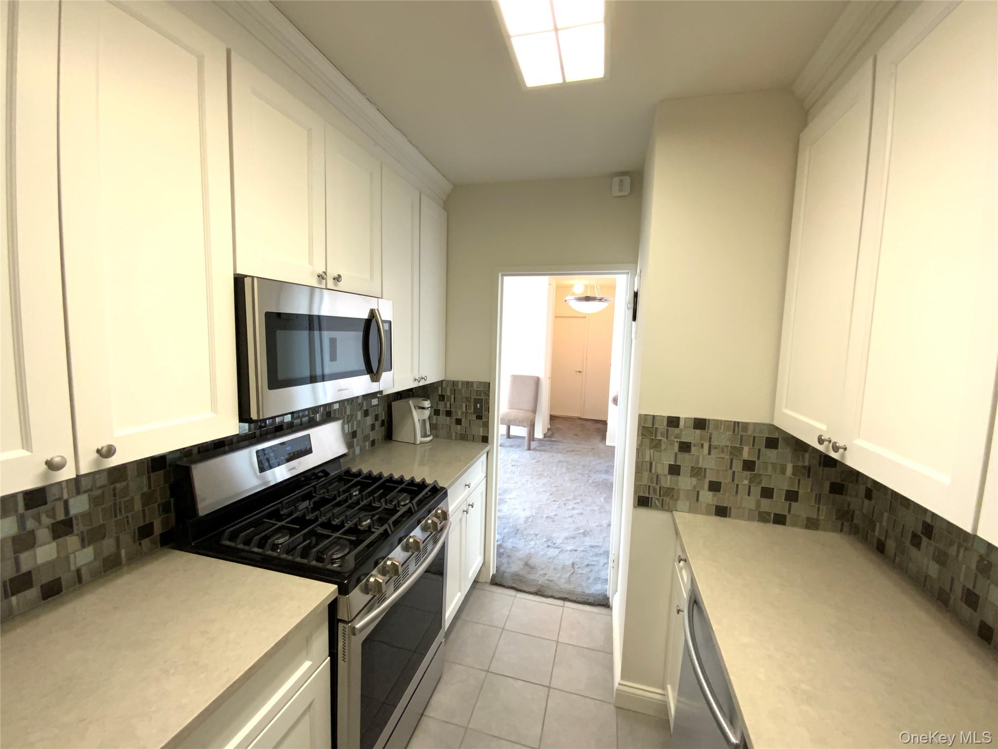 #6 photo, 26910 Grand Central Parkway, كوينز Floral Park , NY 11005