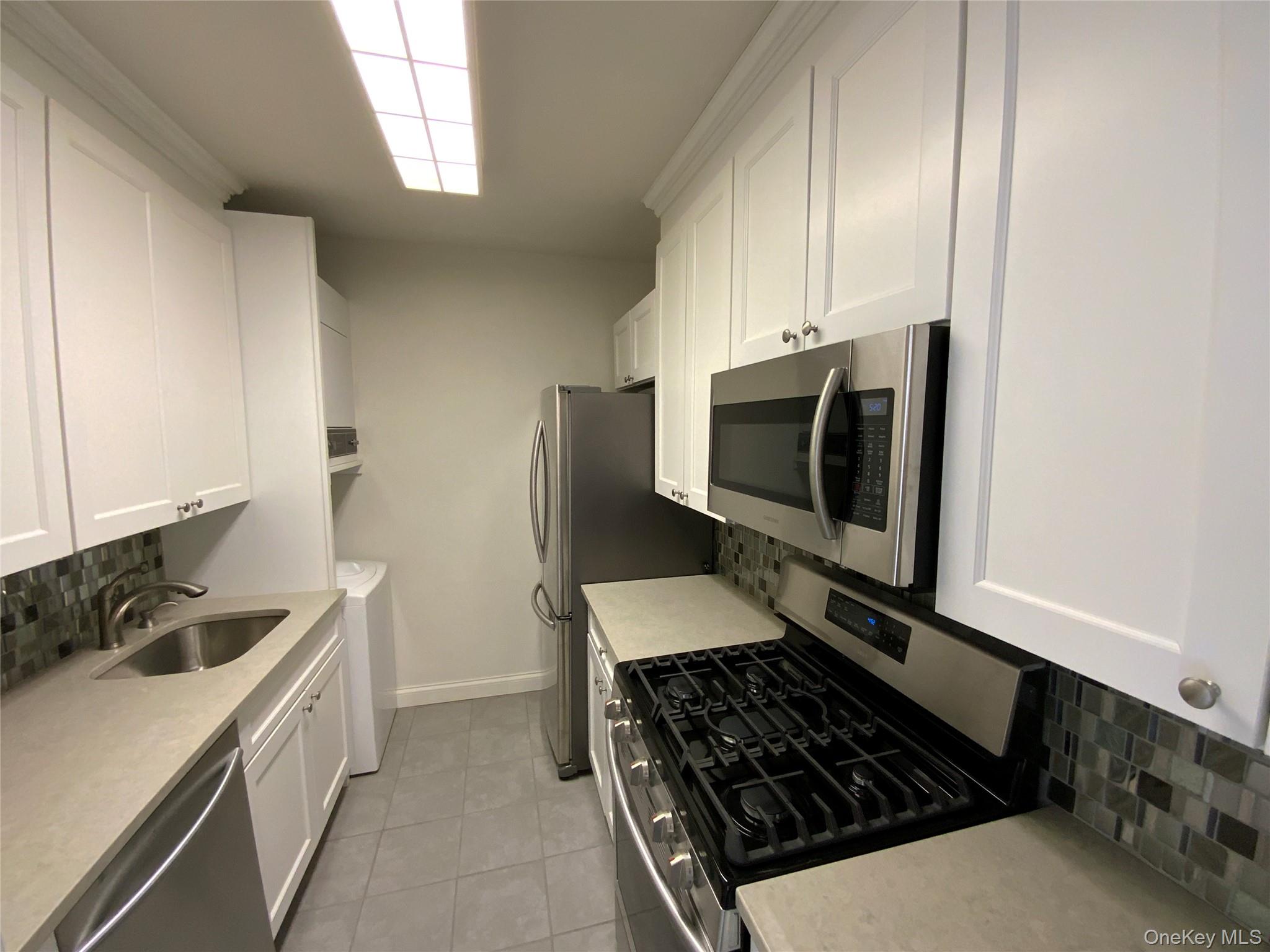 #9 photo, 26910 Grand Central Parkway, كوينز Floral Park , NY 11005