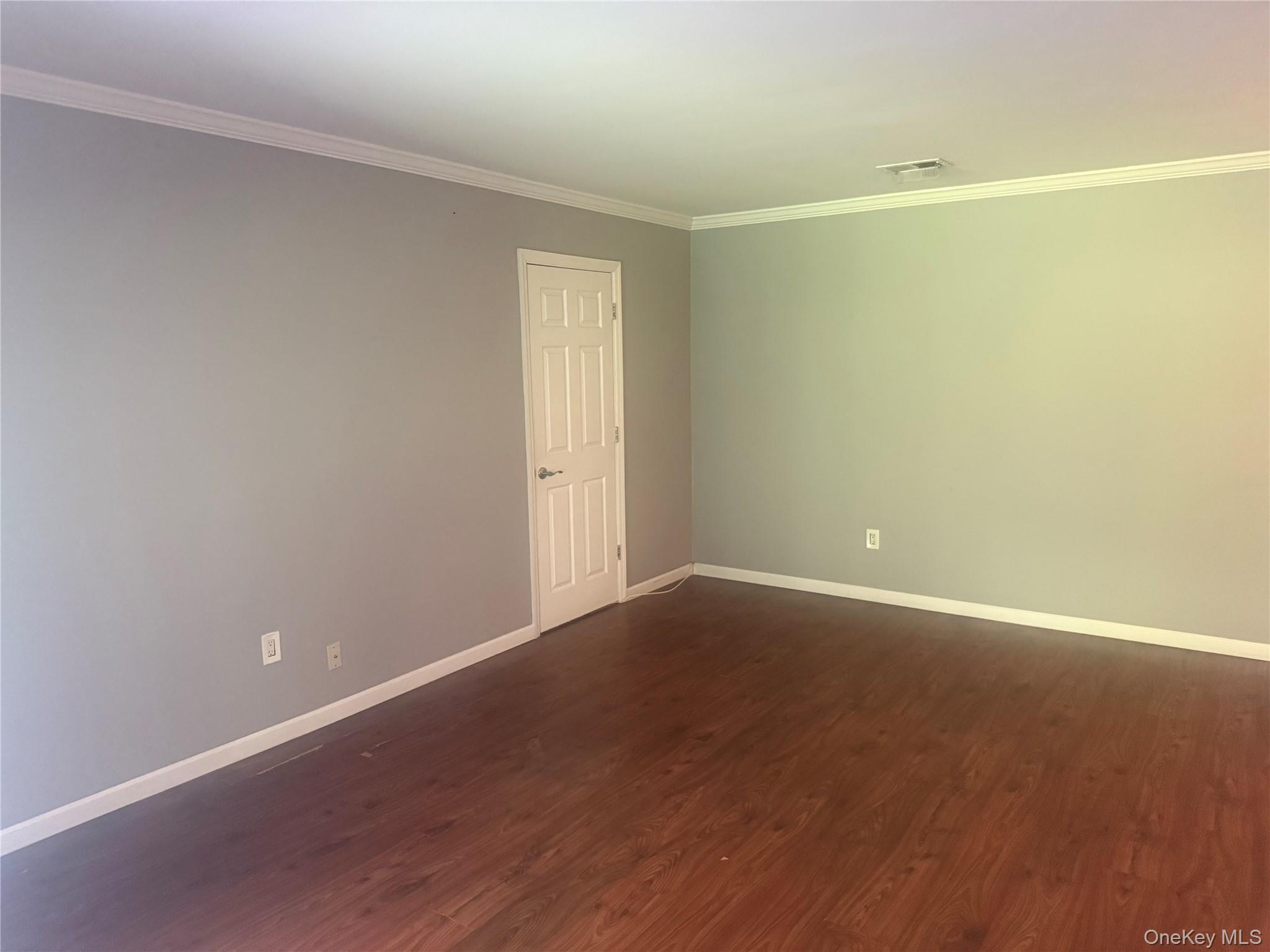 #10 photo, 5 Laramie, Coram , NY 11727