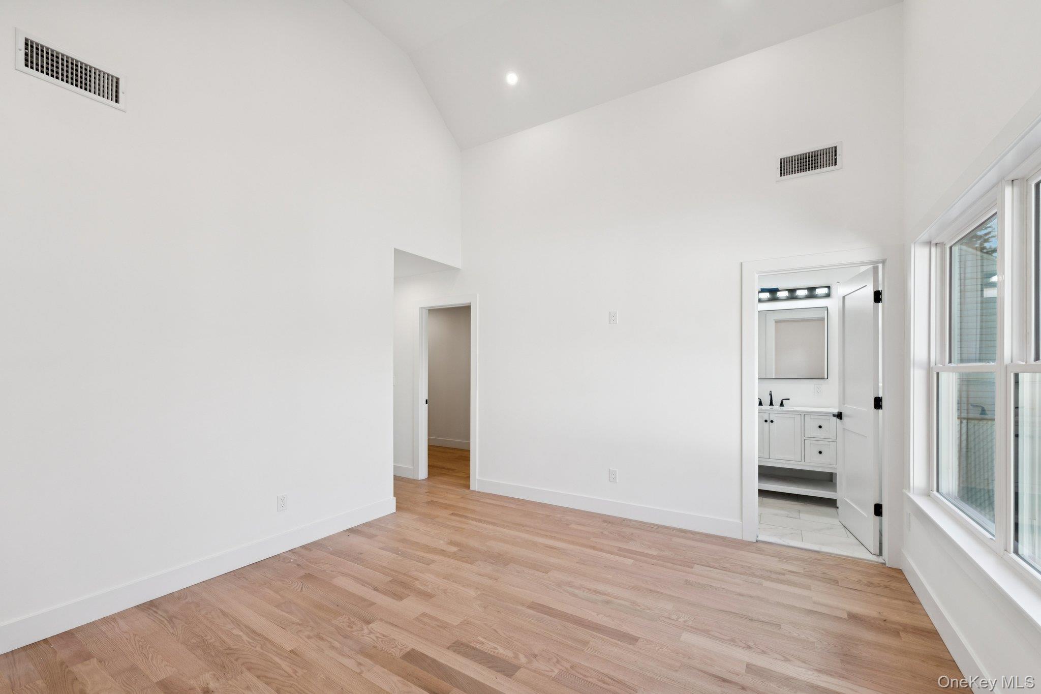 #19 photo, 29 Grant Avenue, 长岛 East Rockaway , NY 11518