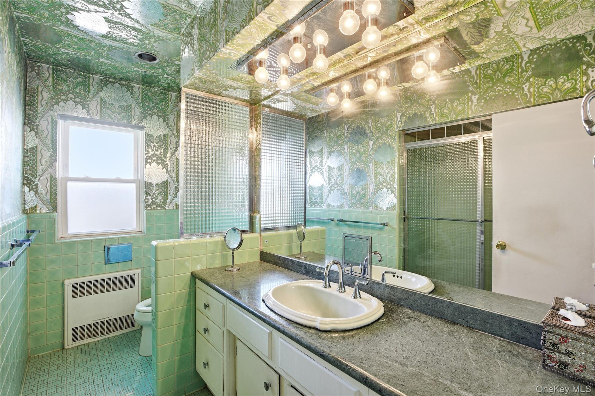 #17 photo, 2717 216th Street, كوينز Bayside , NY 11360