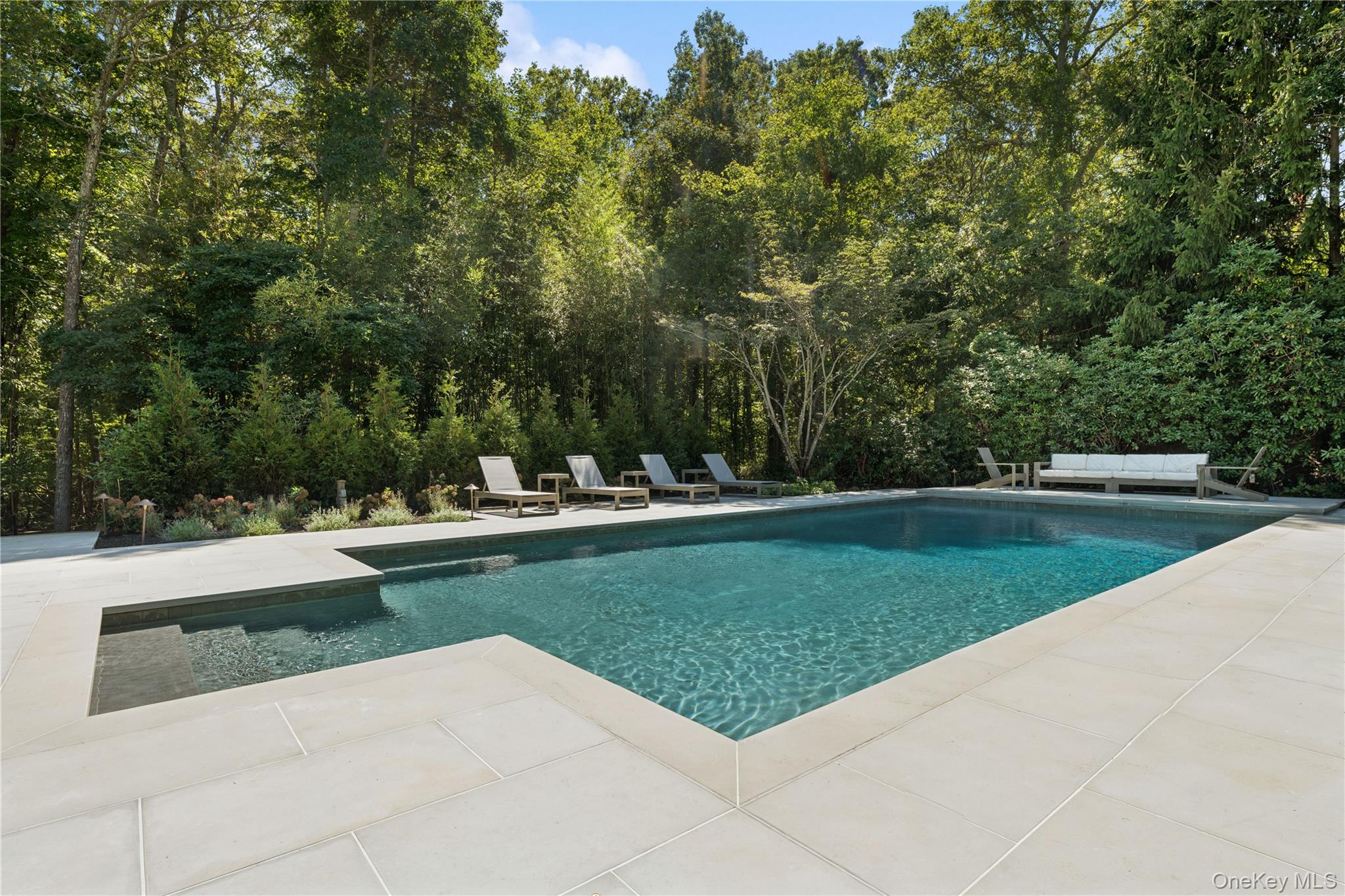 #18 photo, 70 Glenview Drive, Саффолк ‖ Southampton , NY 11968