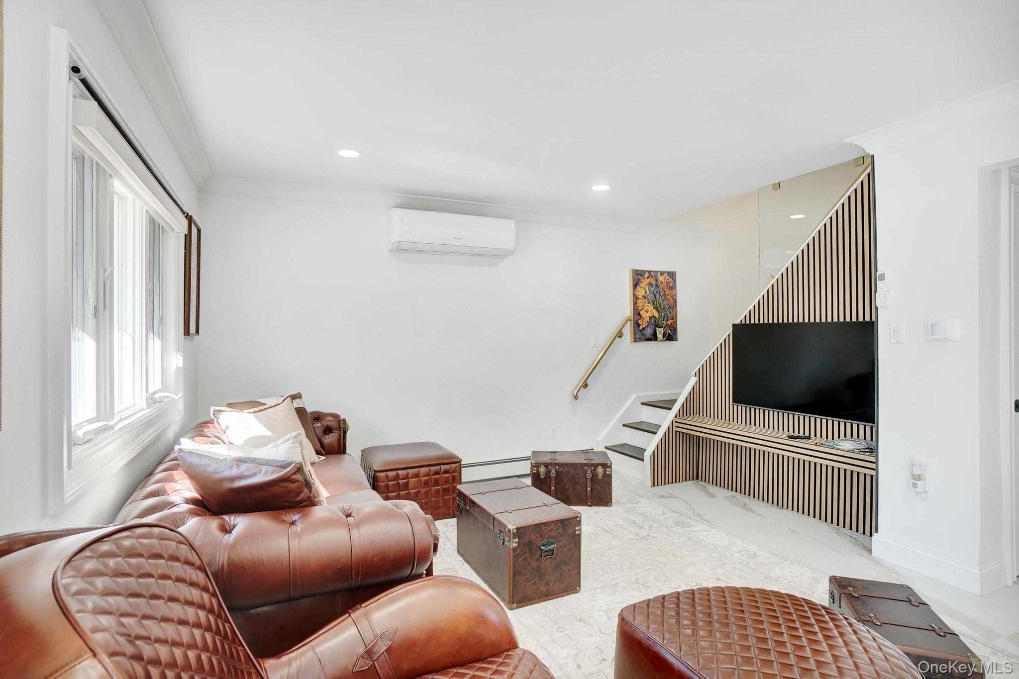 #10 photo, 8 Autumn Lane, Hicksville , NY 11801