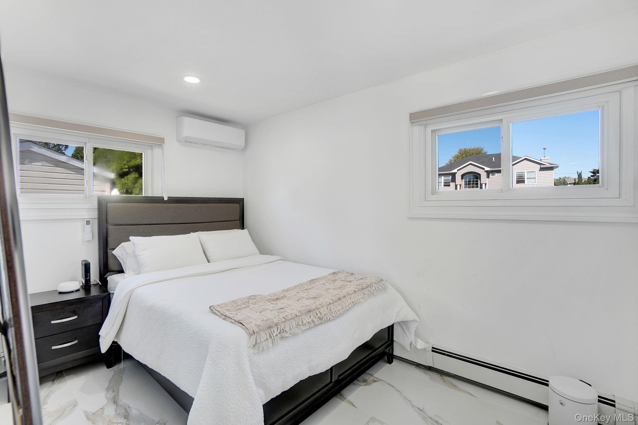 #14 photo, 8 Autumn Lane, Hicksville , NY 11801