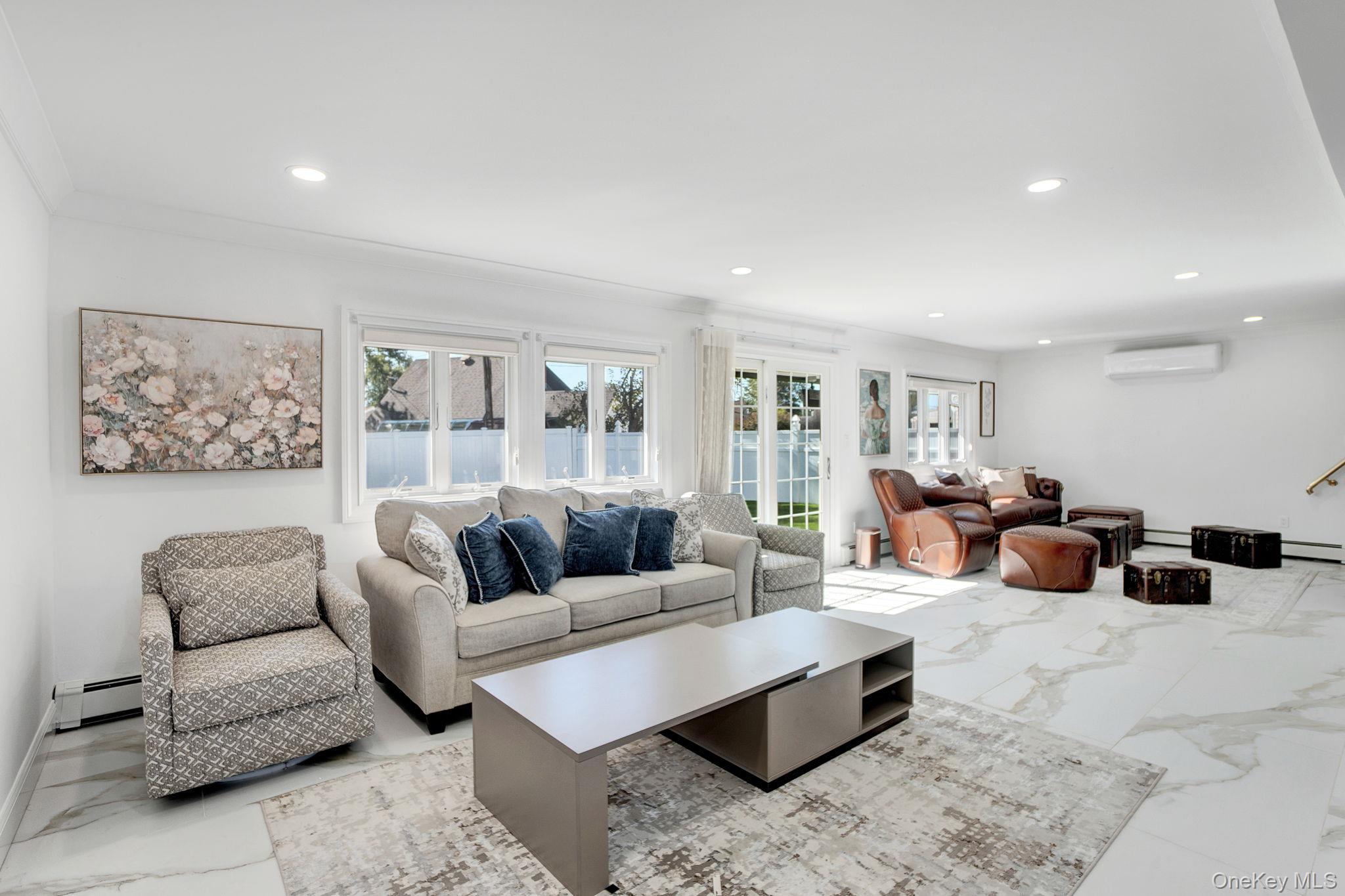 #7 photo, 8 Autumn Lane, Hicksville , NY 11801