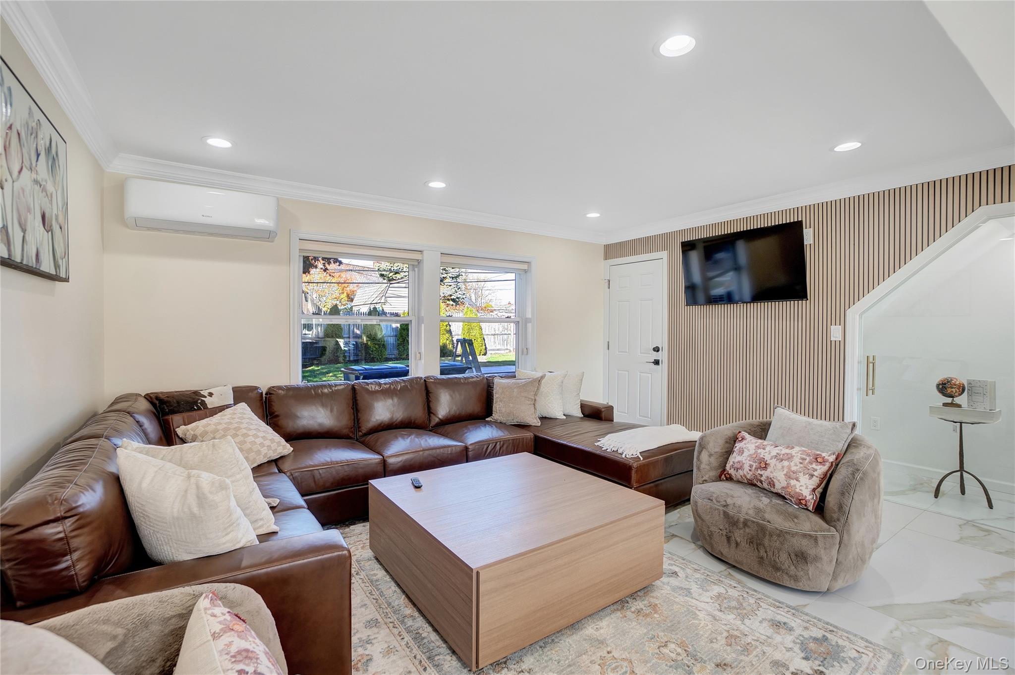 #11 photo, 9 Autumn Lane, Hicksville , NY 11801