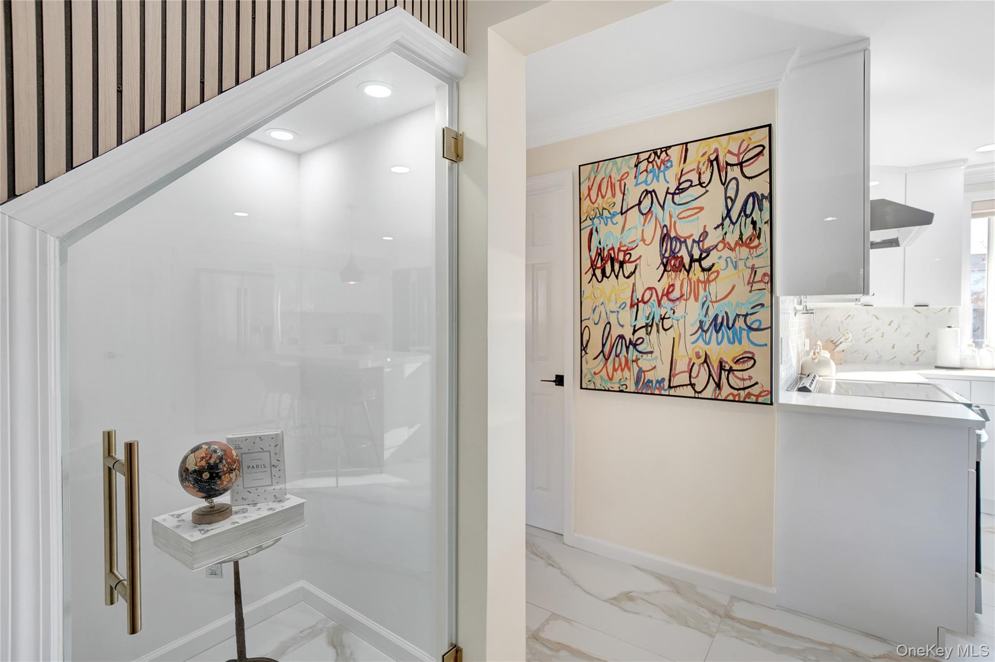 #13 photo, 9 Autumn Lane, Hicksville , NY 11801