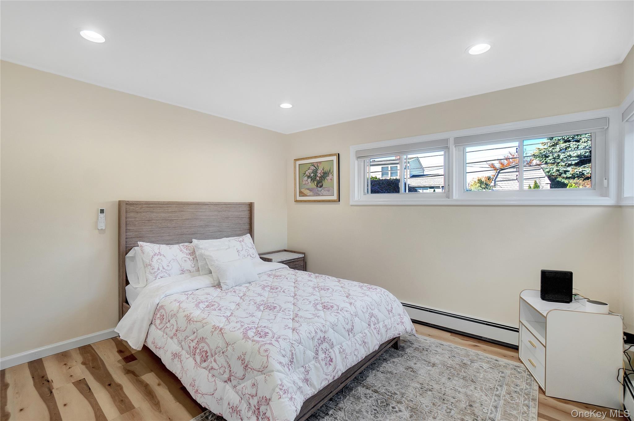 #16 photo, 9 Autumn Lane, Hicksville , NY 11801