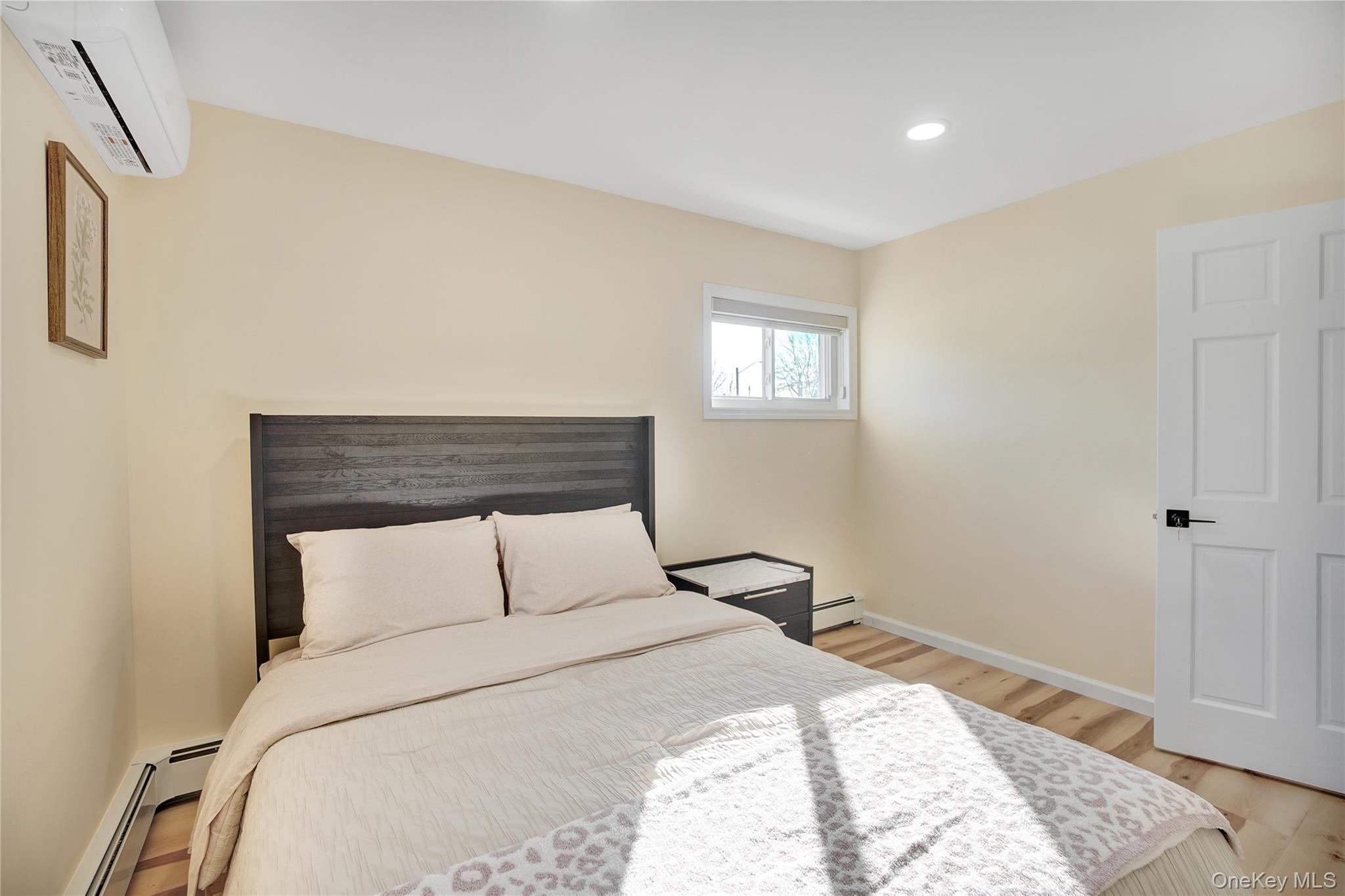 #17 photo, 9 Autumn Lane, Hicksville , NY 11801