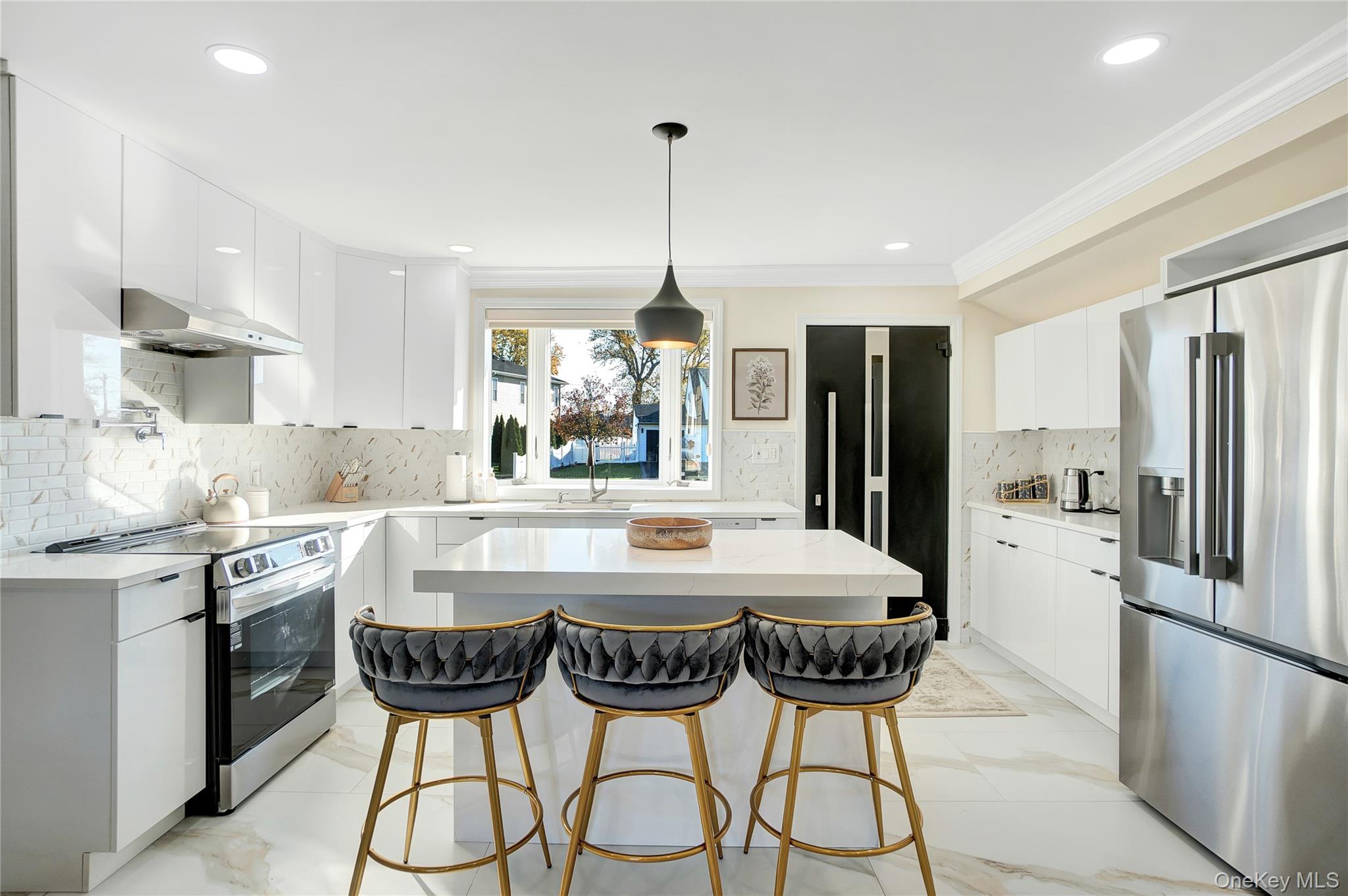 #9 photo, 9 Autumn Lane, Hicksville , NY 11801