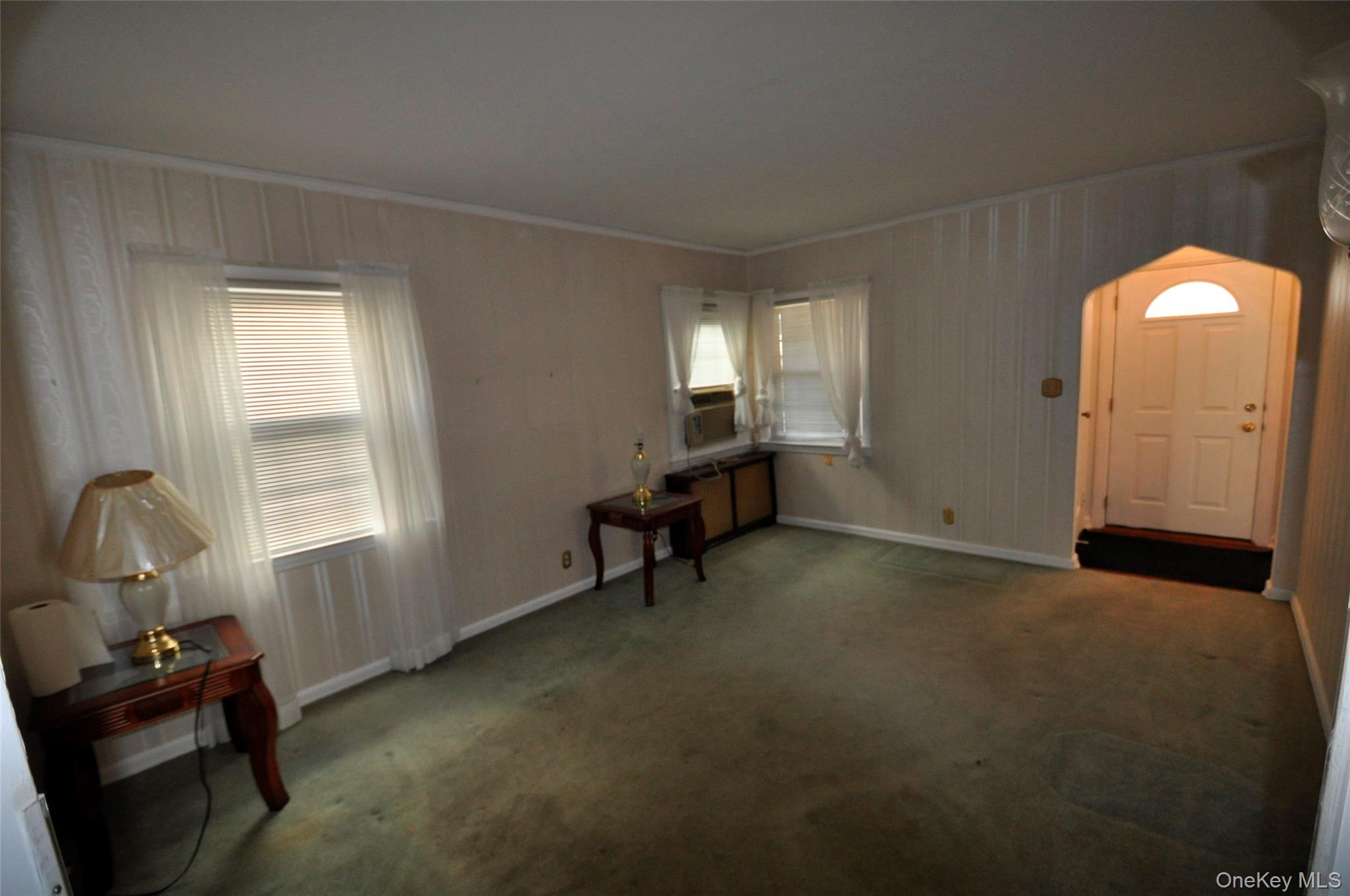 #2 photo, 415 Lowell Avenue, New Hyde Park , NY 11040