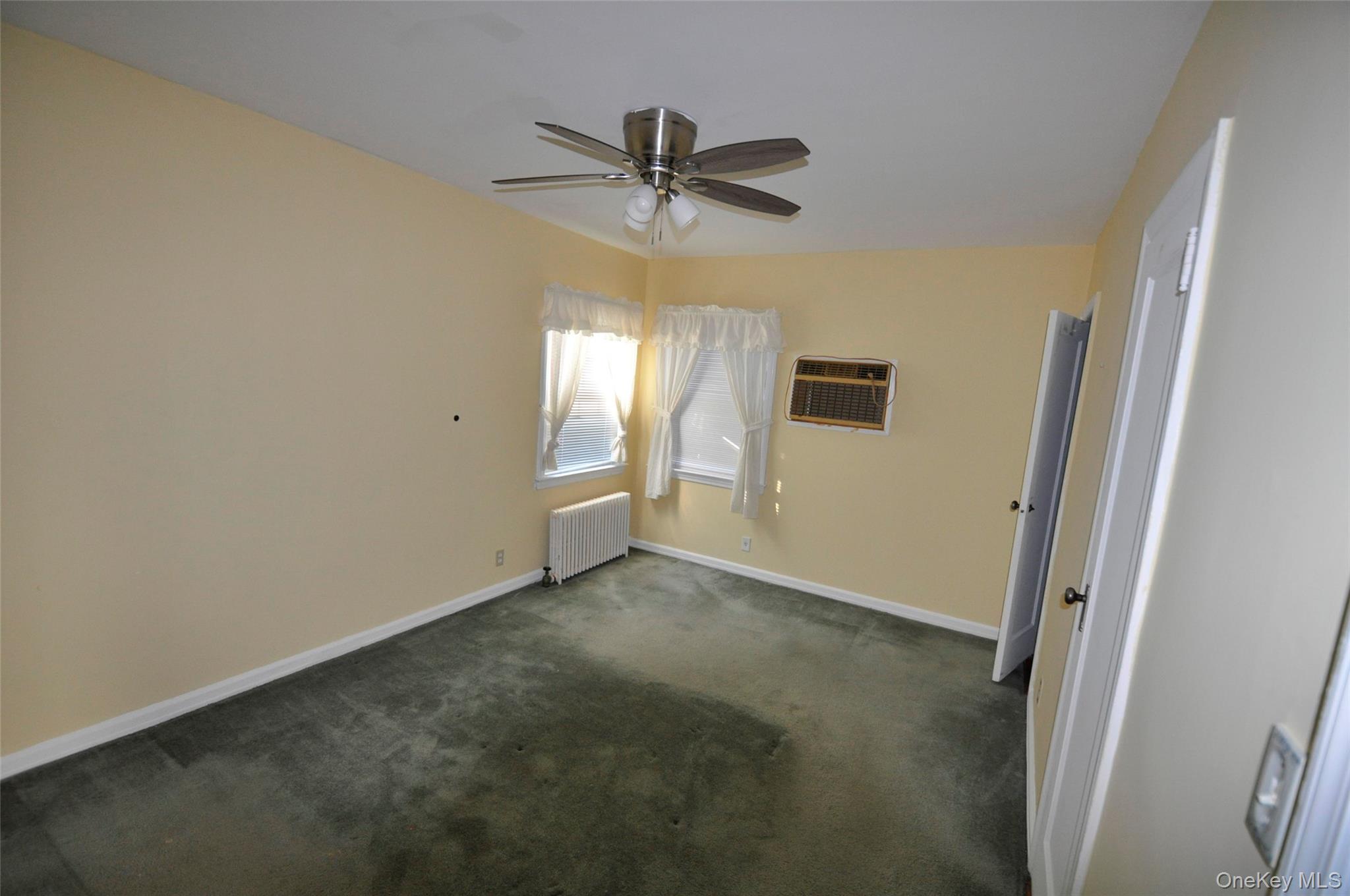 #7 photo, 415 Lowell Avenue, New Hyde Park , NY 11040