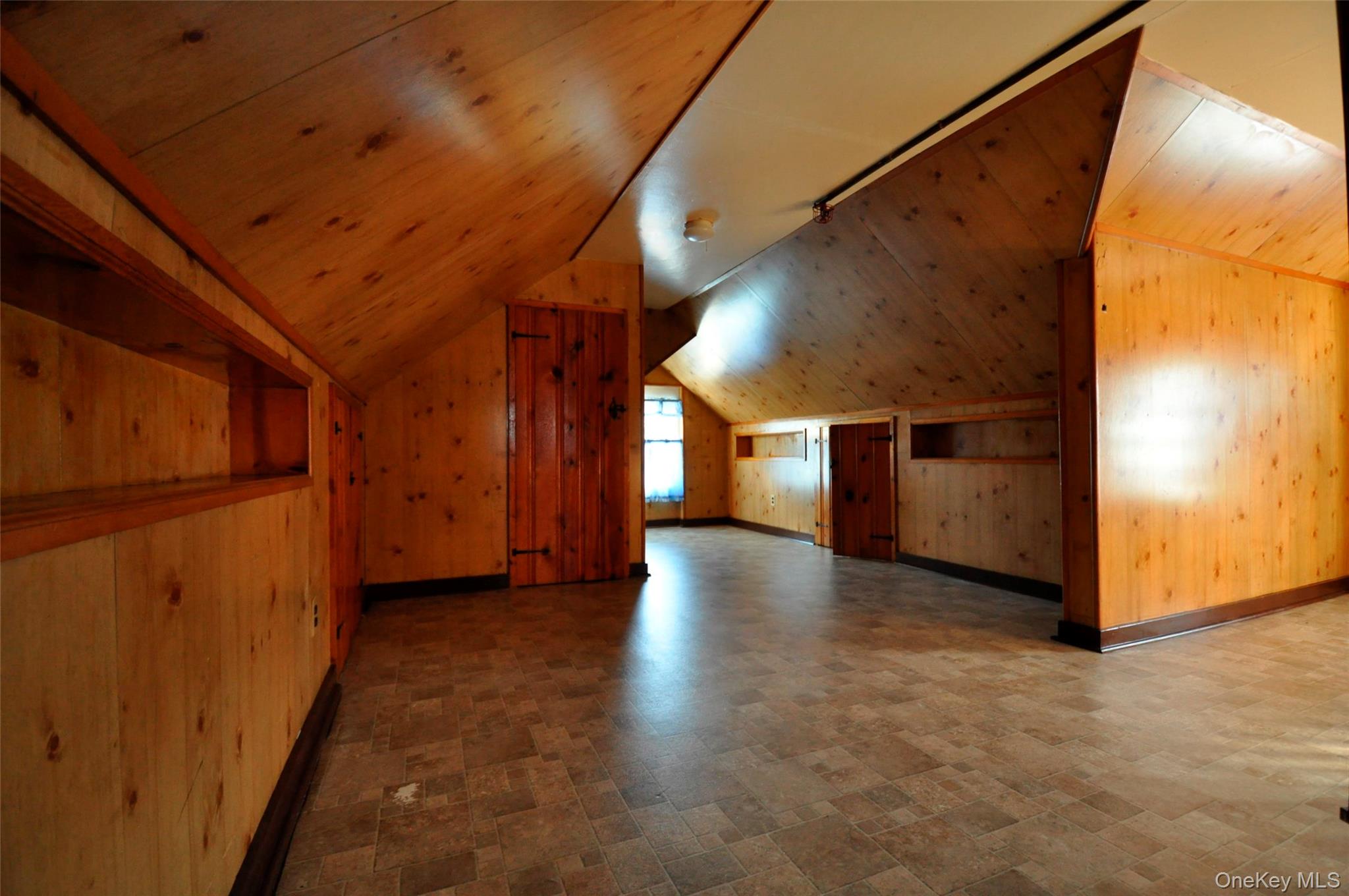 #9 photo, 415 Lowell Avenue, New Hyde Park , NY 11040