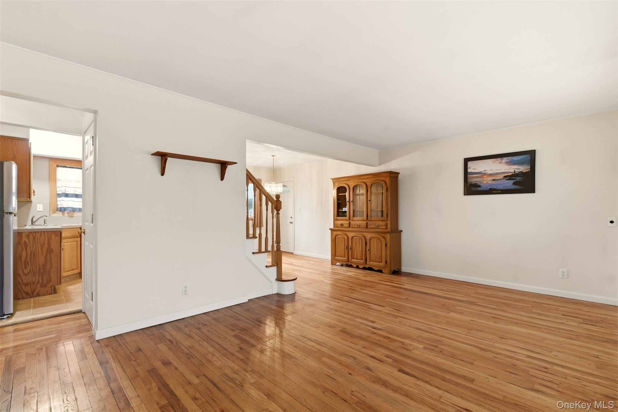 #3 photo, 14 Starlight Court, Саффолк ‖ West Babylon , NY 11704
