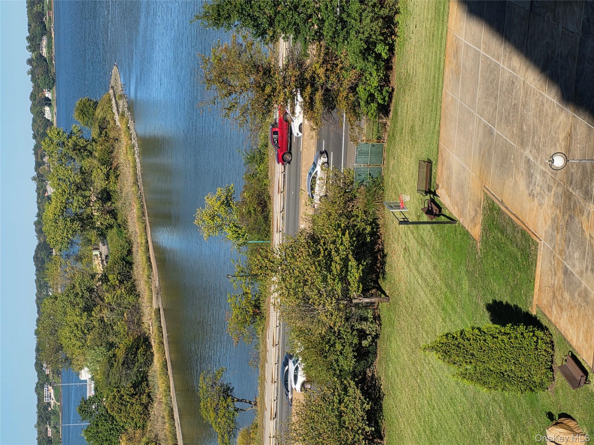 #11 photo, 18-05 215th Street, كوينز Bayside , NY 11360