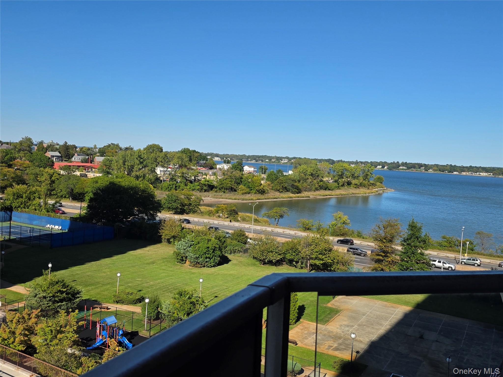 #5 photo, 18-05 215th Street, كوينز Bayside , NY 11360