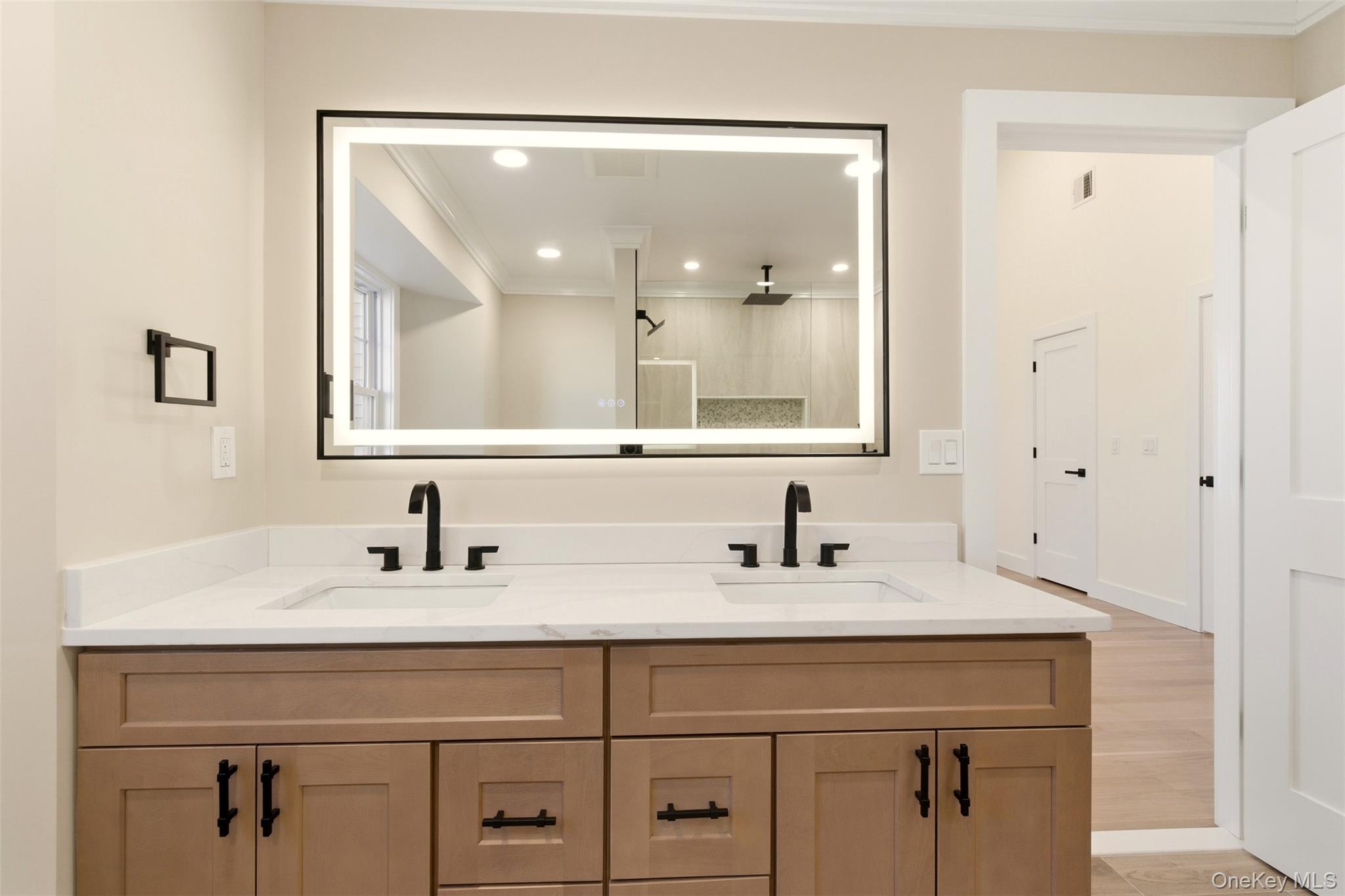 #16 photo, 11 Plantation Drive, Саффолк ‖ Hauppauge , NY 11788