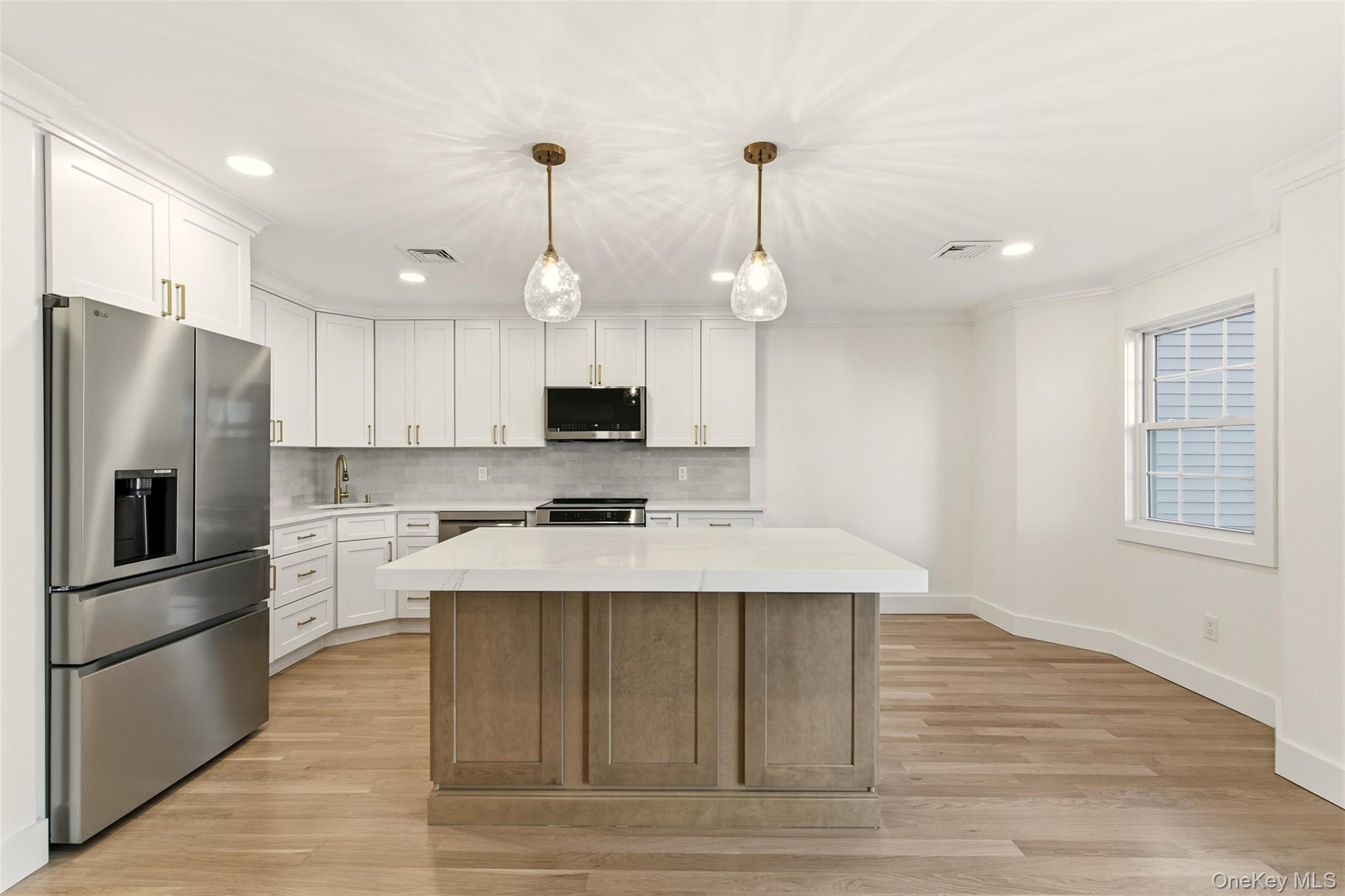 #7 photo, 11 Plantation Drive, Саффолк ‖ Hauppauge , NY 11788