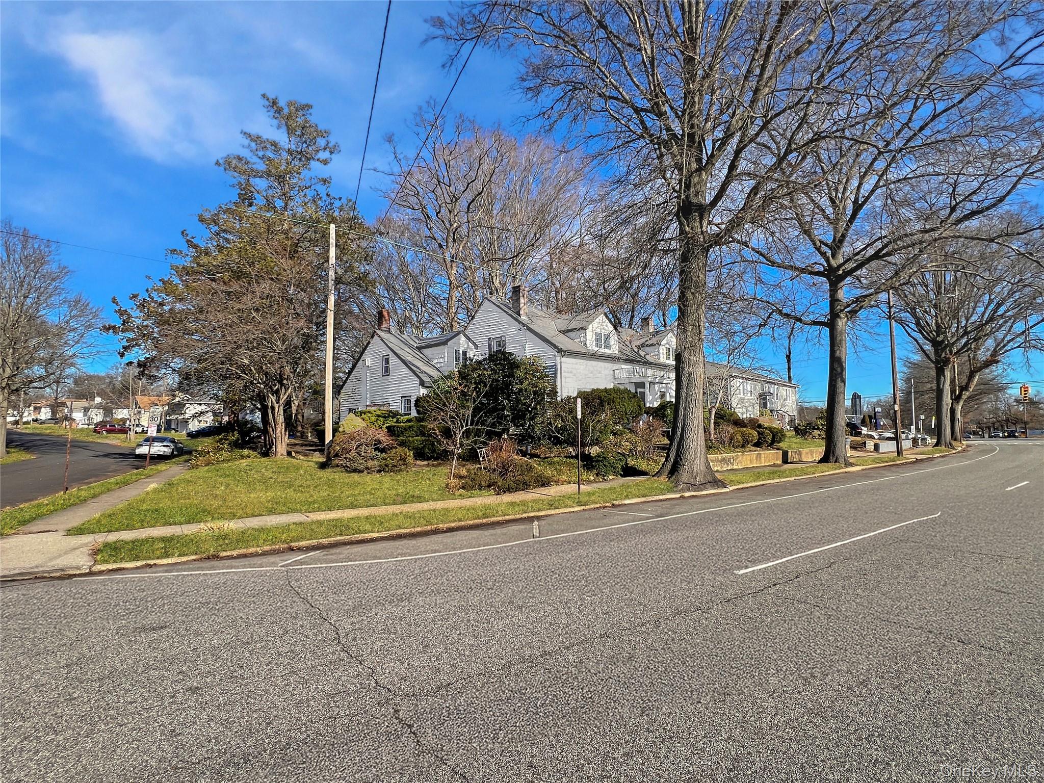 #2 photo, 118 Shelter Rock Road, Нассау ‖ Roslyn , NY 11576