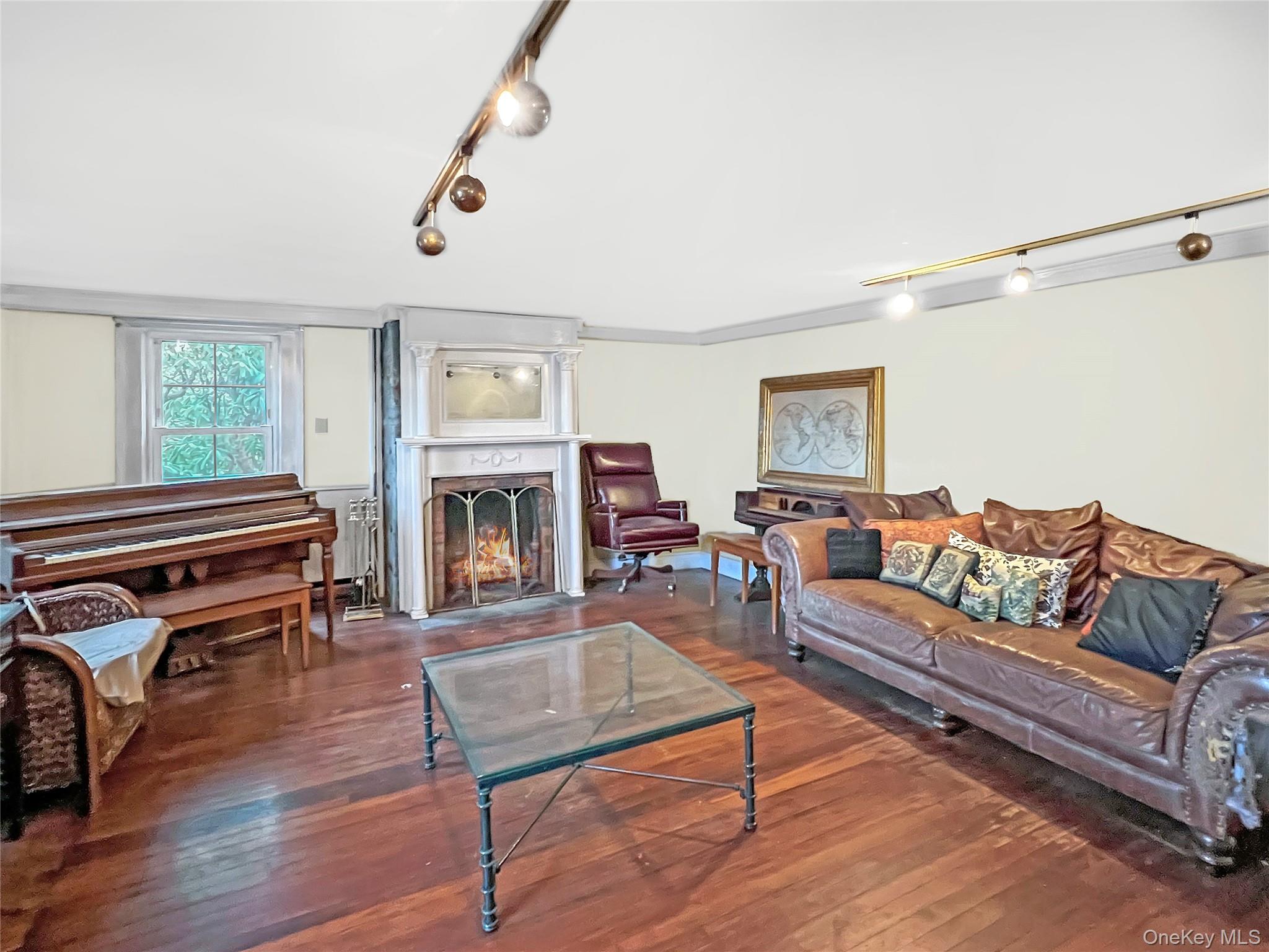 #3 photo, 118 Shelter Rock Road, Нассау ‖ Roslyn , NY 11576