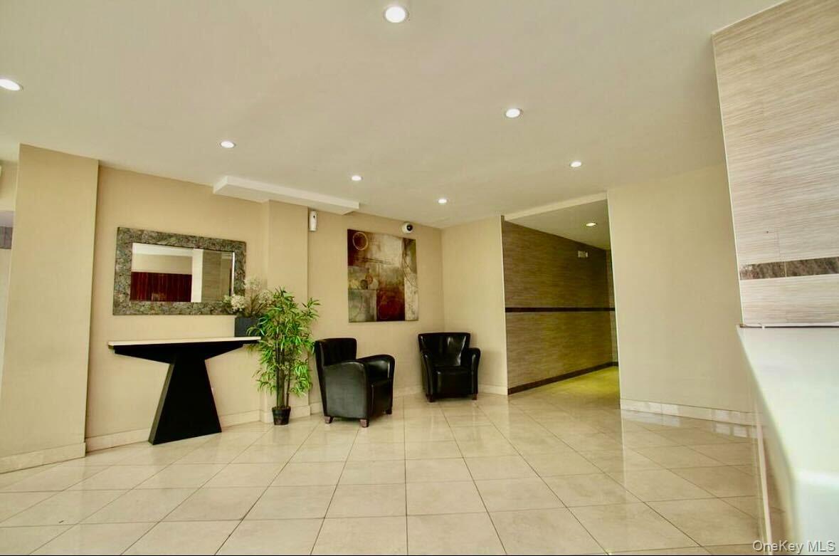 #2 photo, 99-60 63 Road, كوينز Rego Park , NY 11374