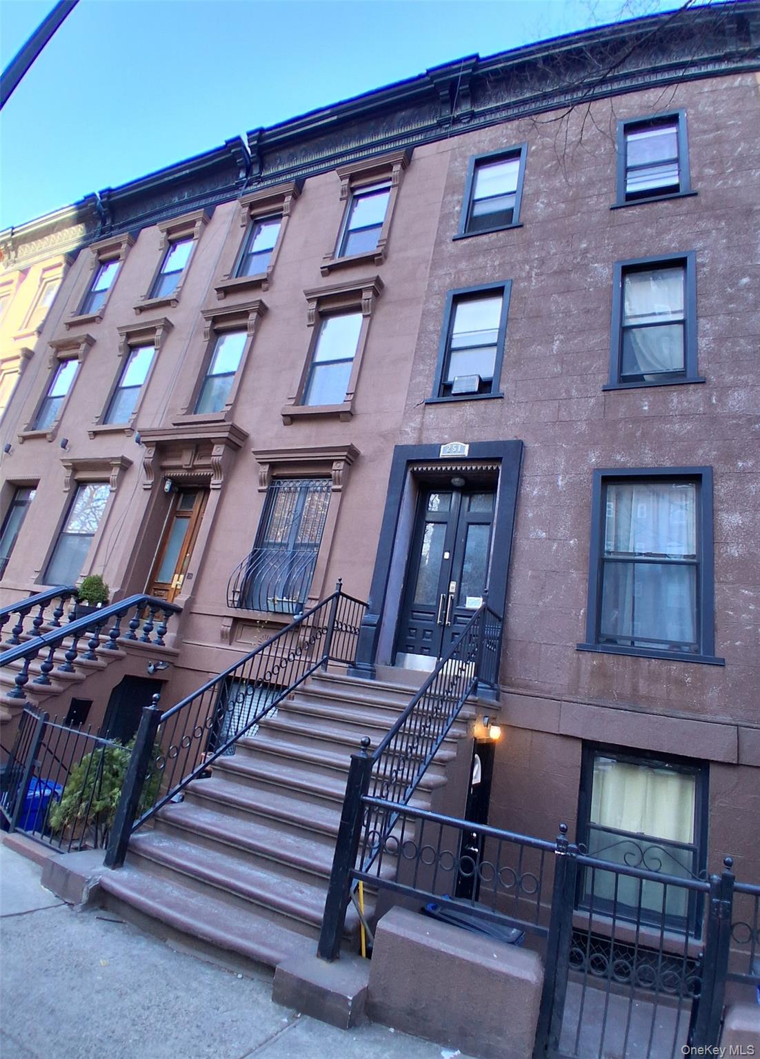 #1 photo, 251 W 131st Street, New York (Manhattan) , NY 10027