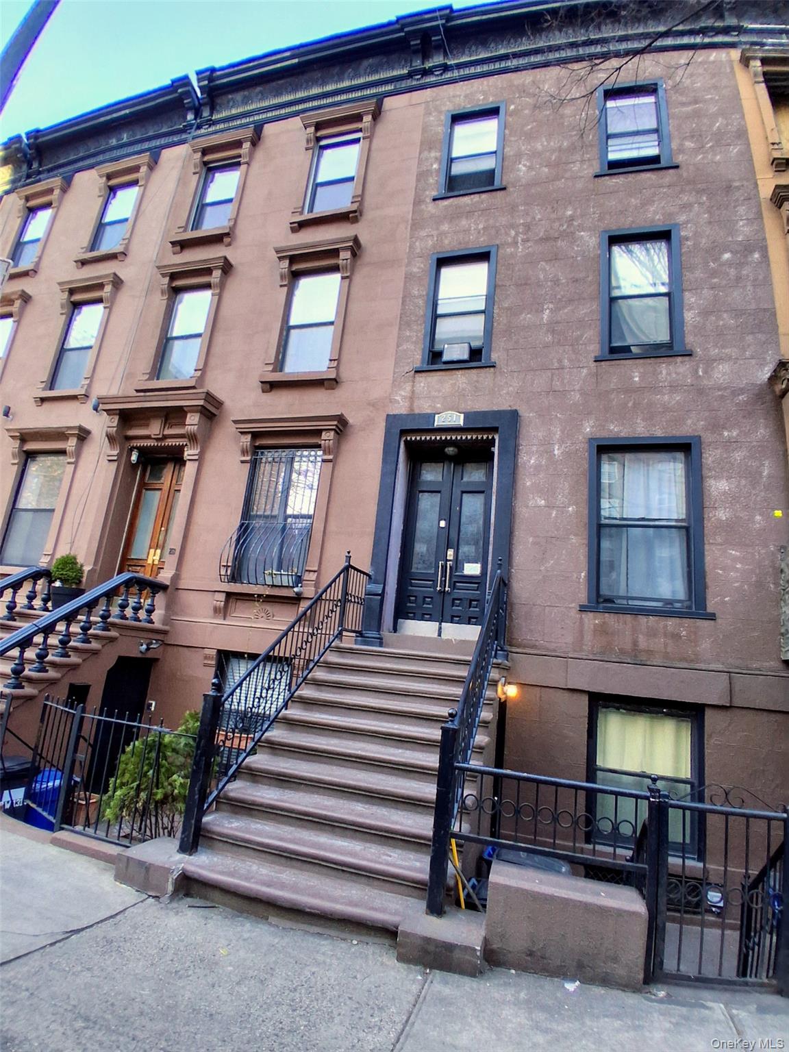 #11 photo, 251 W 131st Street, New York (Manhattan) , NY 10027