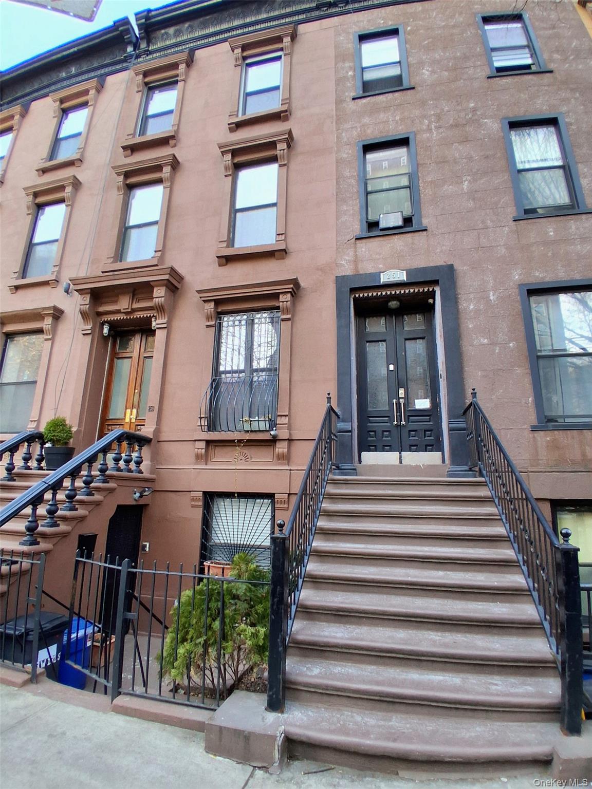 #8 photo, 251 W 131st Street, New York (Manhattan) , NY 10027