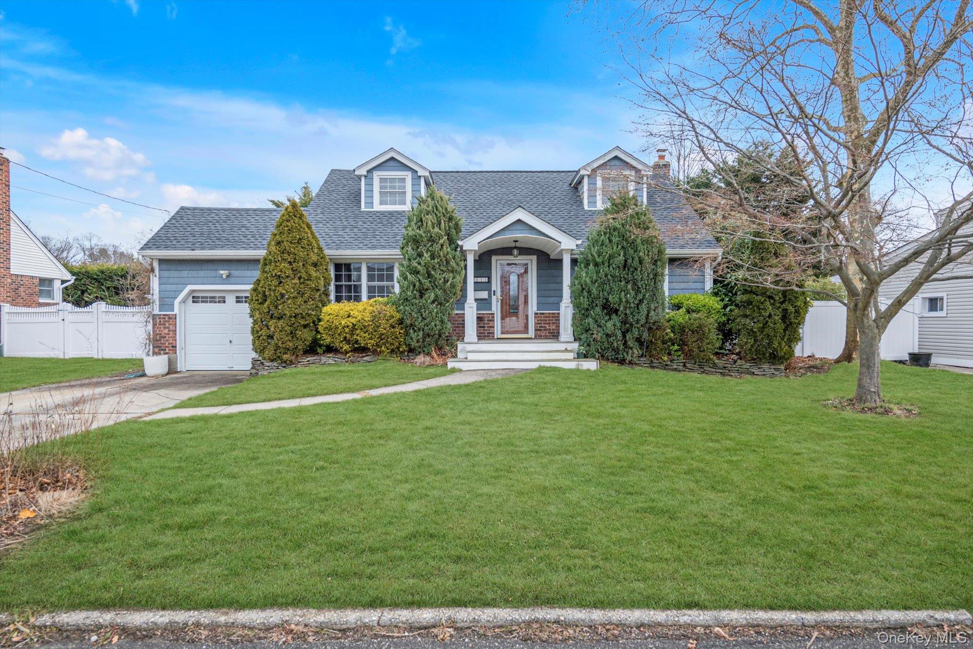 #1 photo, 111 Elberta Drive, Саффолк ‖ East Northport , NY 11731