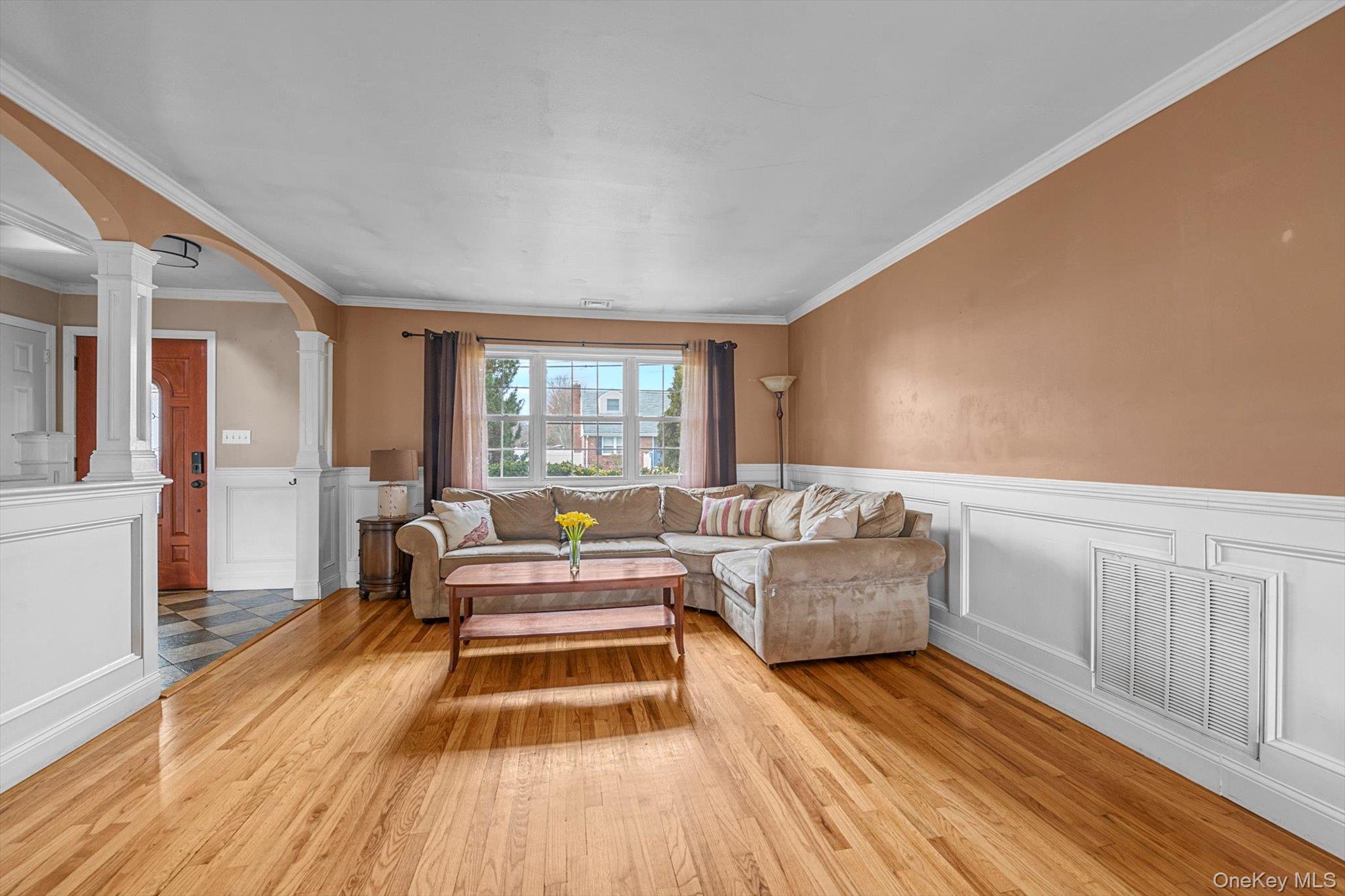 #3 photo, 111 Elberta Drive, Саффолк ‖ East Northport , NY 11731