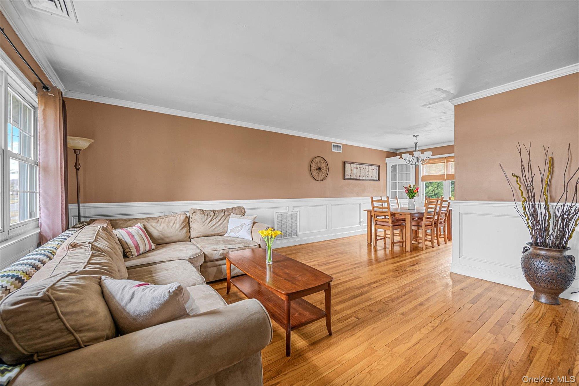 #4 photo, 111 Elberta Drive, Саффолк ‖ East Northport , NY 11731