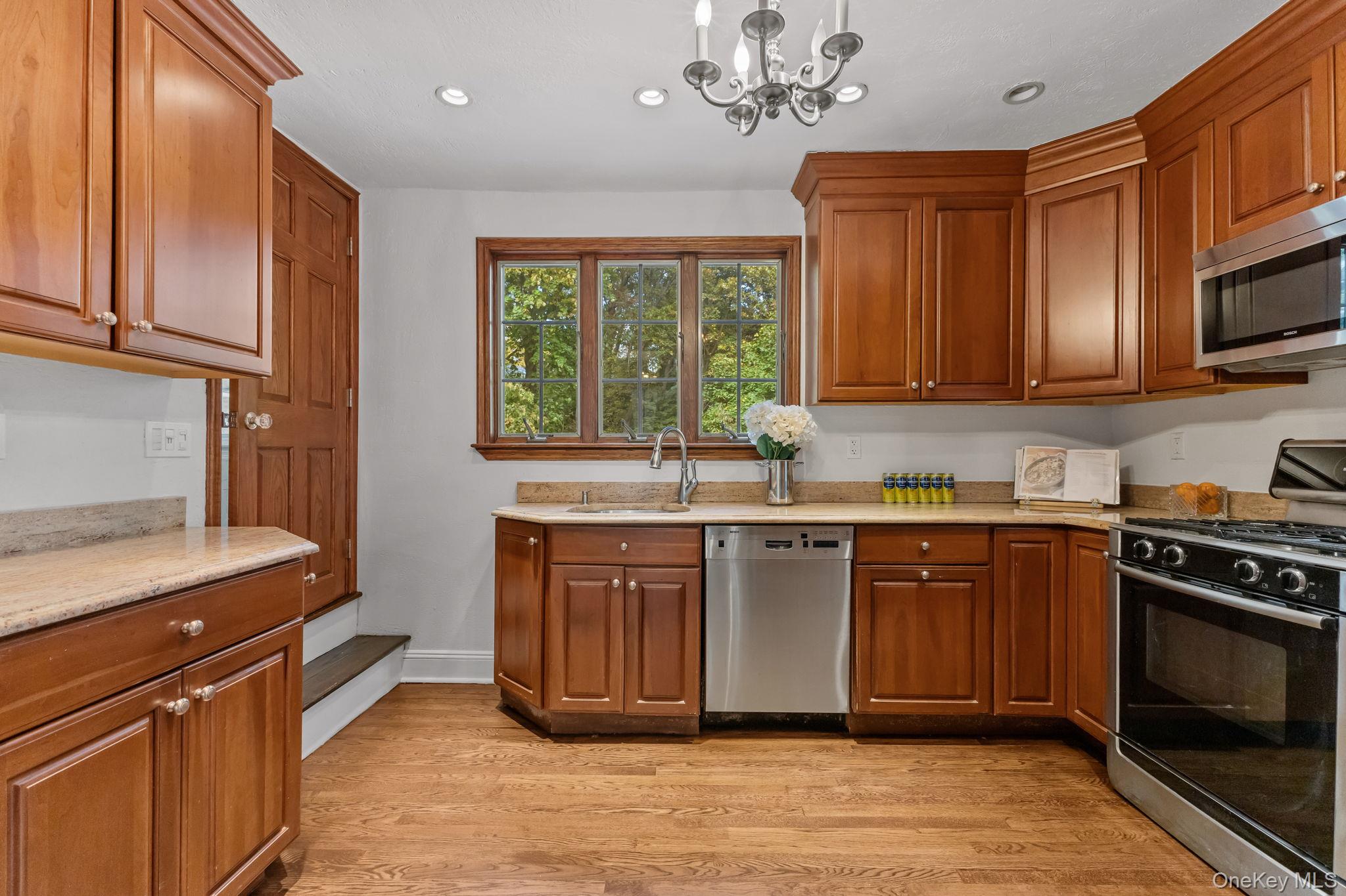 #8 photo, 202 E Garden Road, Larchmont , NY 10538