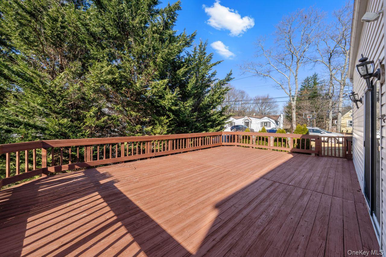 #10 photo, 1 Lange Court, سوفولك Melville , NY 11747