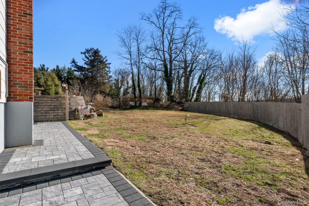 #20 photo, 1 Lange Court, سوفولك Melville , NY 11747