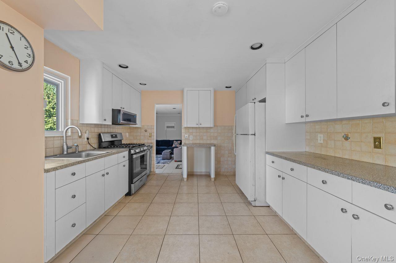 #7 photo, 1 Lange Court, سوفولك Melville , NY 11747