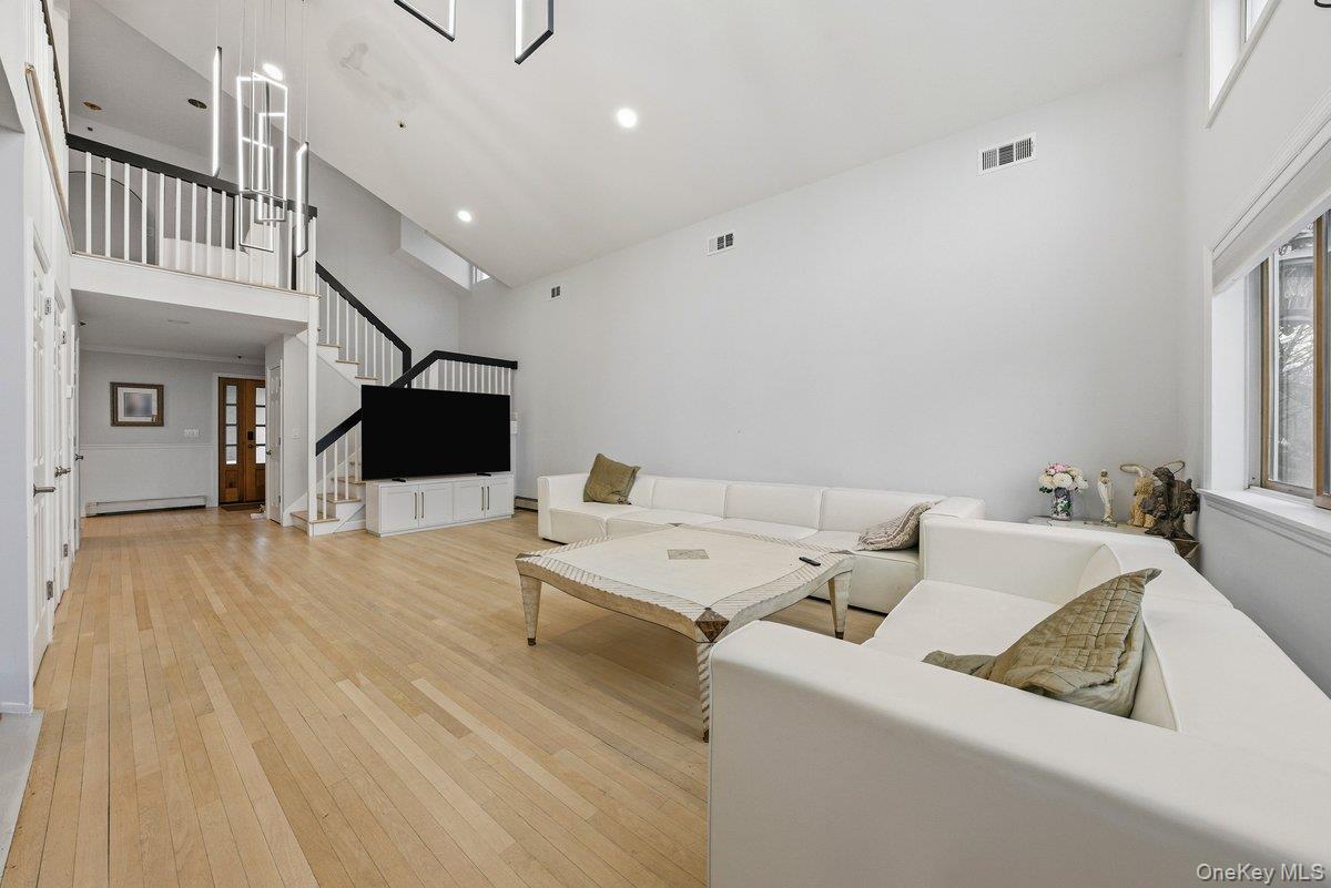 #10 photo, 41 Tyndale Place, Yonkers , NY 10701