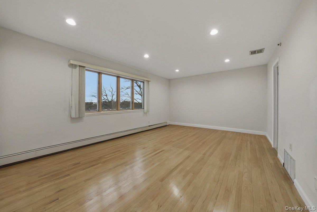 #19 photo, 41 Tyndale Place, Yonkers , NY 10701