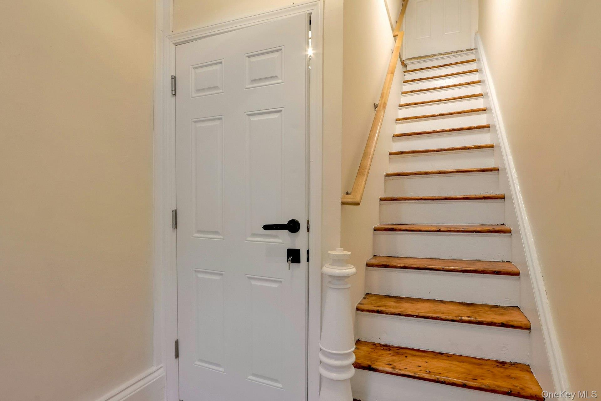 #19 photo, 171 Chambers Street, Newburgh , NY 12550