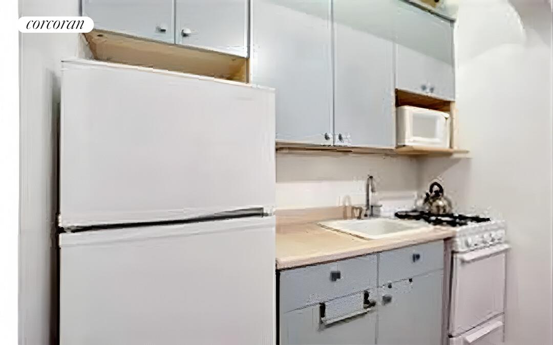 #2 photo, 418 CENTRAL Park W, Manhattan Valley , NY 10025