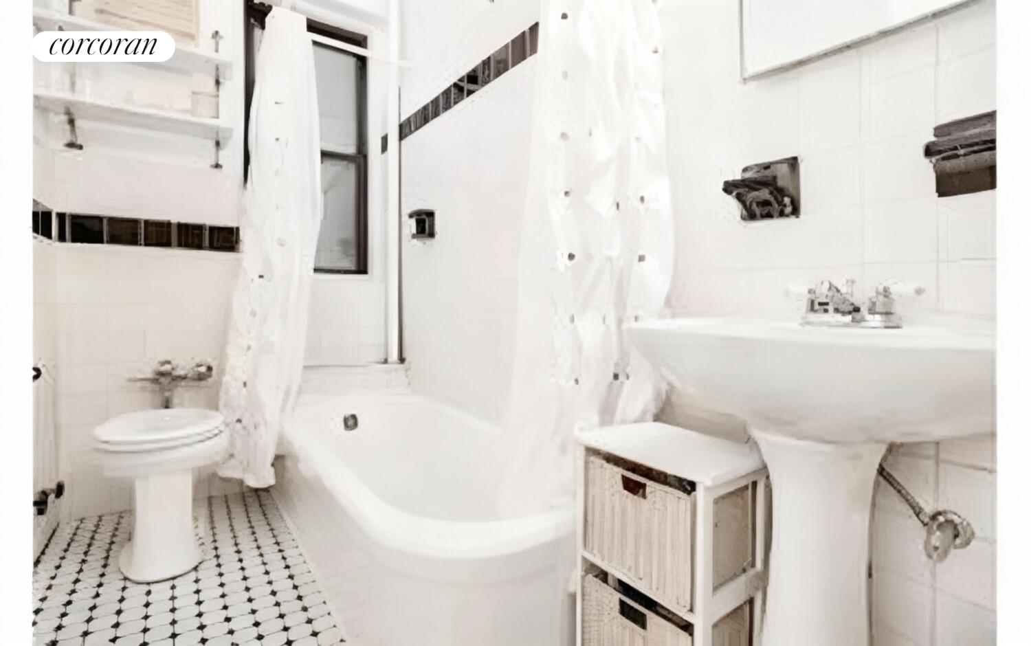 #4 photo, 418 CENTRAL Park W, Manhattan Valley , NY 10025