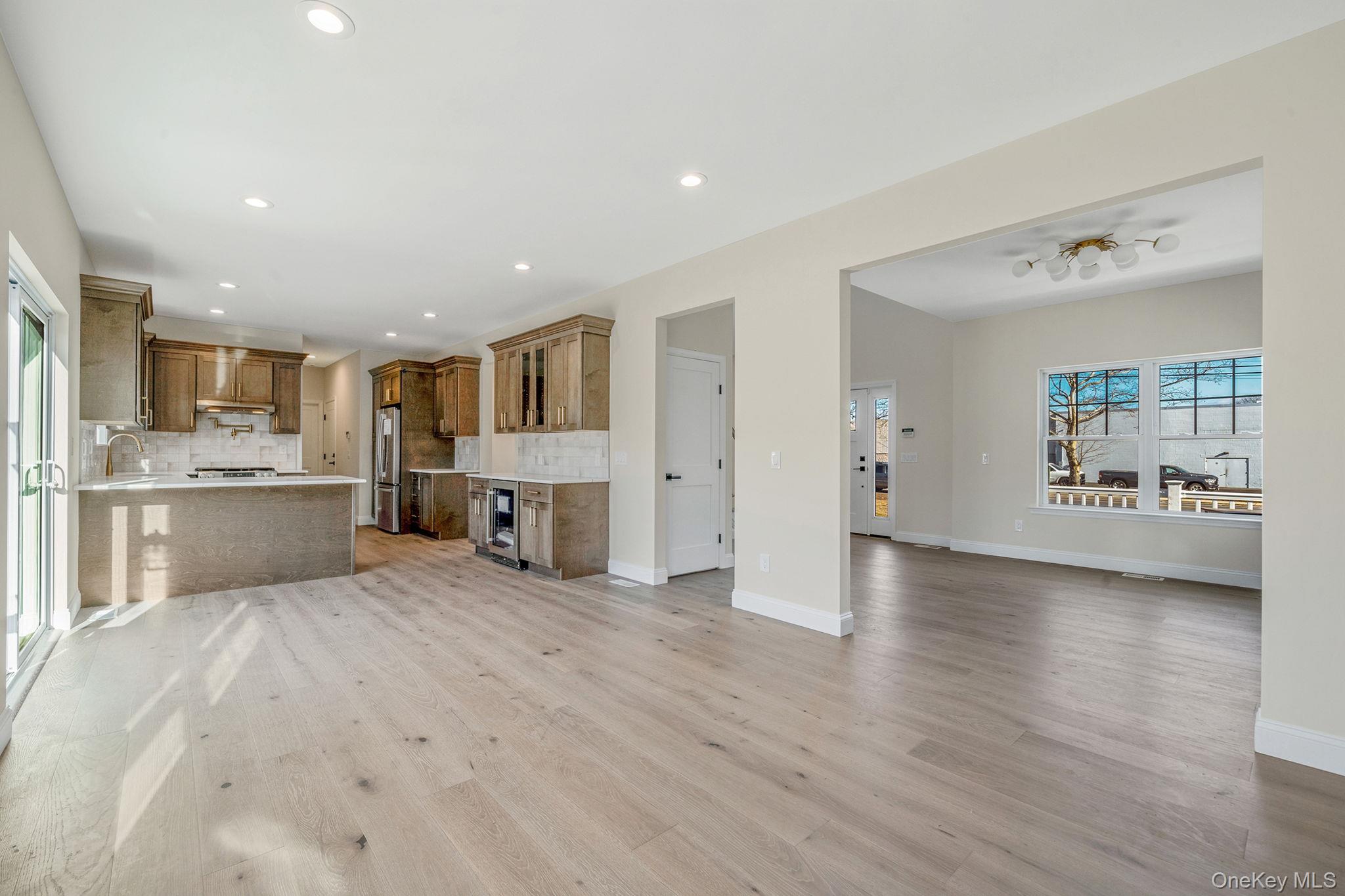 #14 photo, NC Pine Street, 东长岛 Port Jefferson Station , NY 11776