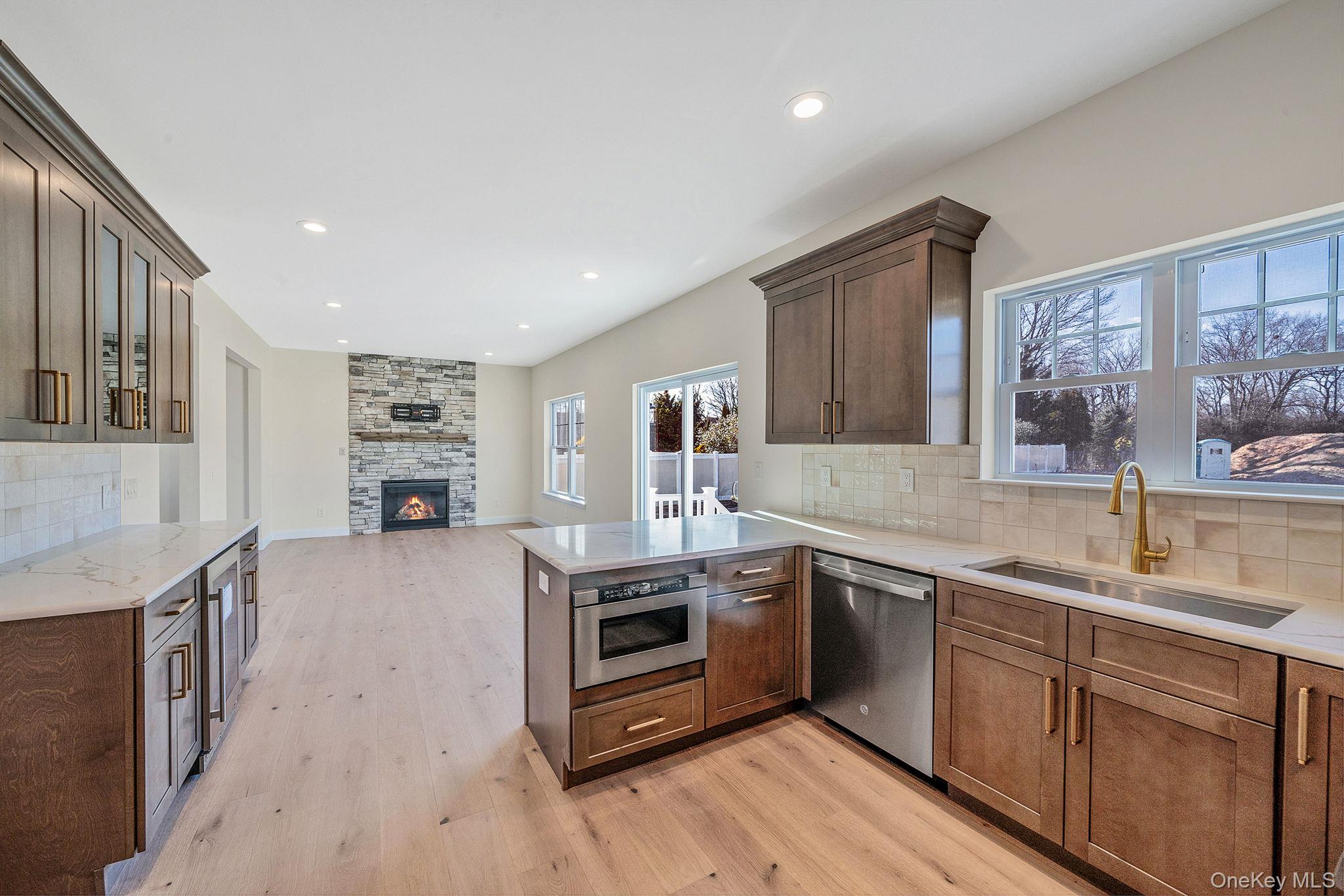 #17 photo, NC Pine Street, 东长岛 Port Jefferson Station , NY 11776