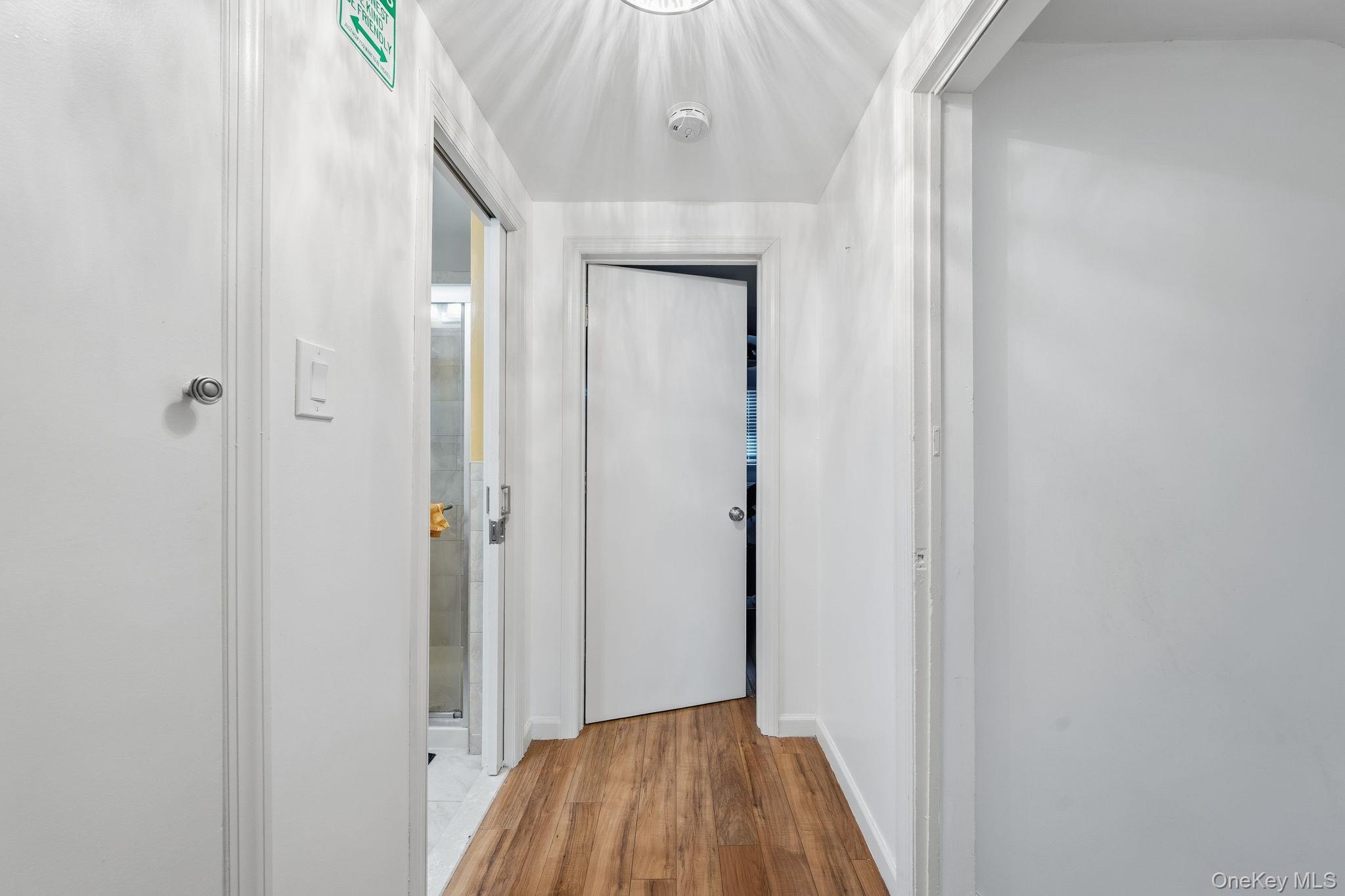 #12 photo, 295 union avenue Avenue, ناسو Lynbrook , NY 11563