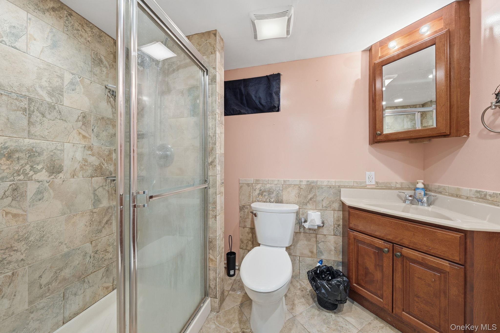 #18 photo, 295 union avenue Avenue, ناسو Lynbrook , NY 11563