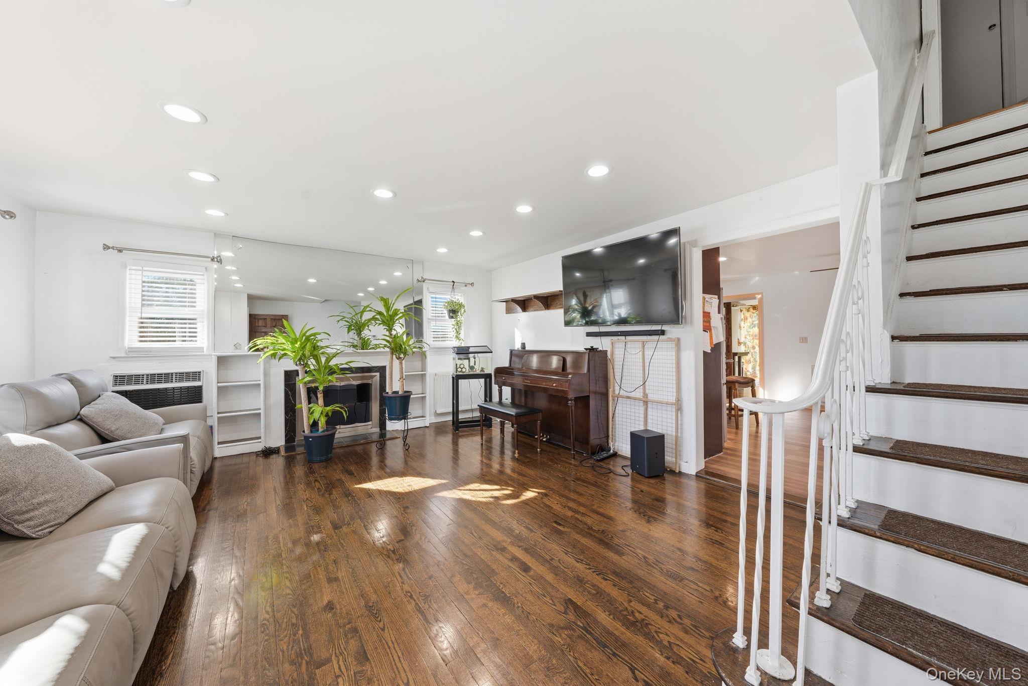 #7 photo, 295 union avenue Avenue, ناسو Lynbrook , NY 11563