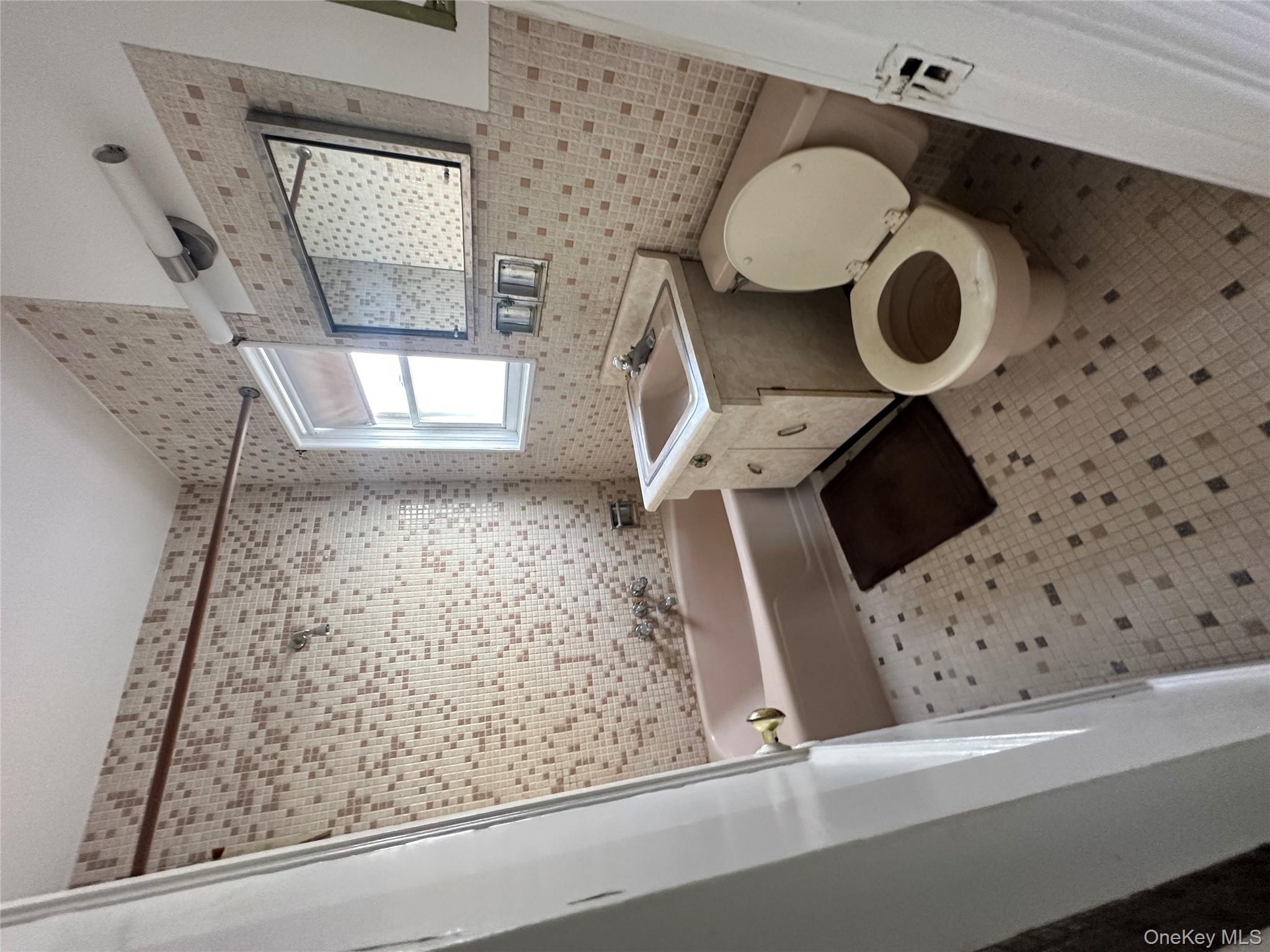 #5 photo, 9139 71st Avenue, Forest Hills , NY 11375