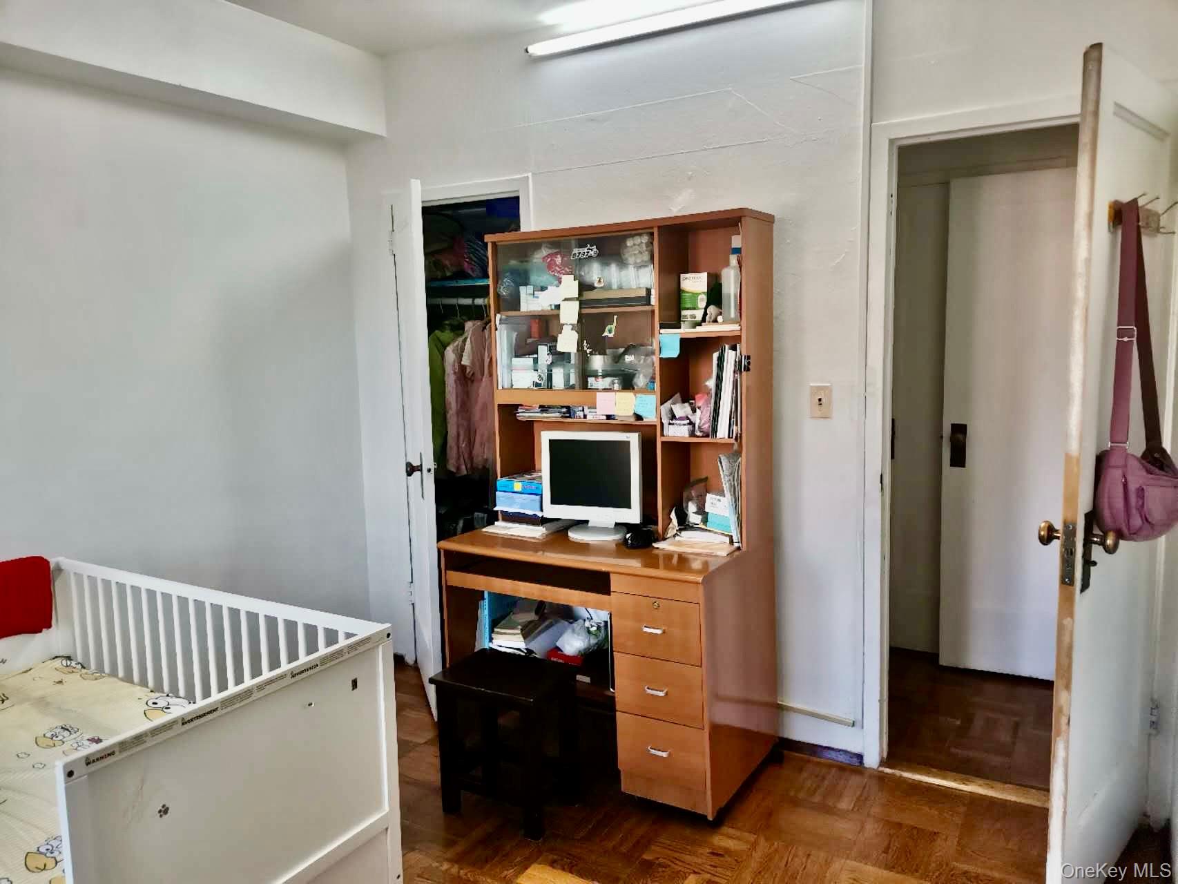 #14 photo, 1604 Metropolitan Avenue, Бронкс ‖ Bronx , NY 10462