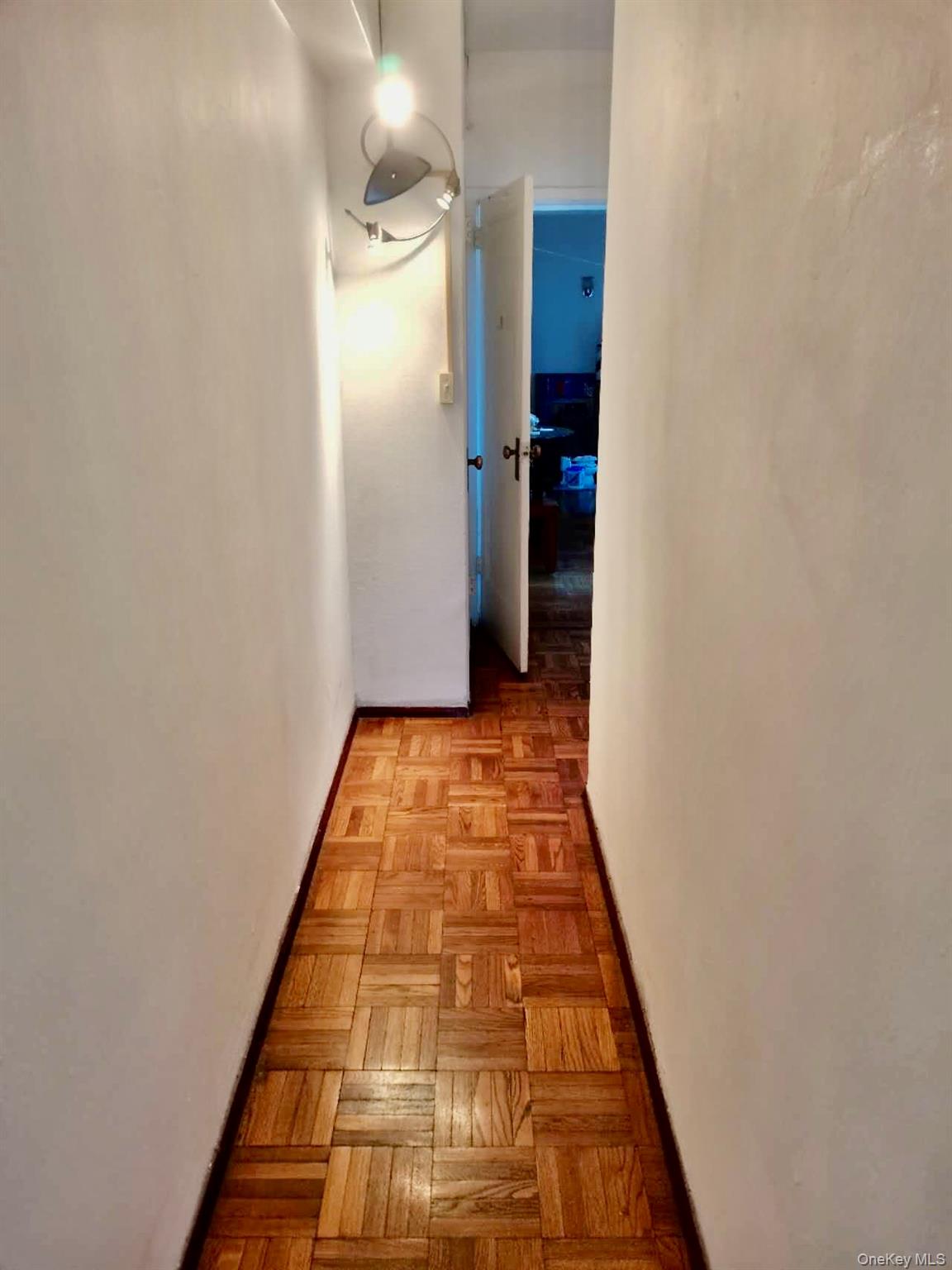 #2 photo, 1604 Metropolitan Avenue, Бронкс ‖ Bronx , NY 10462