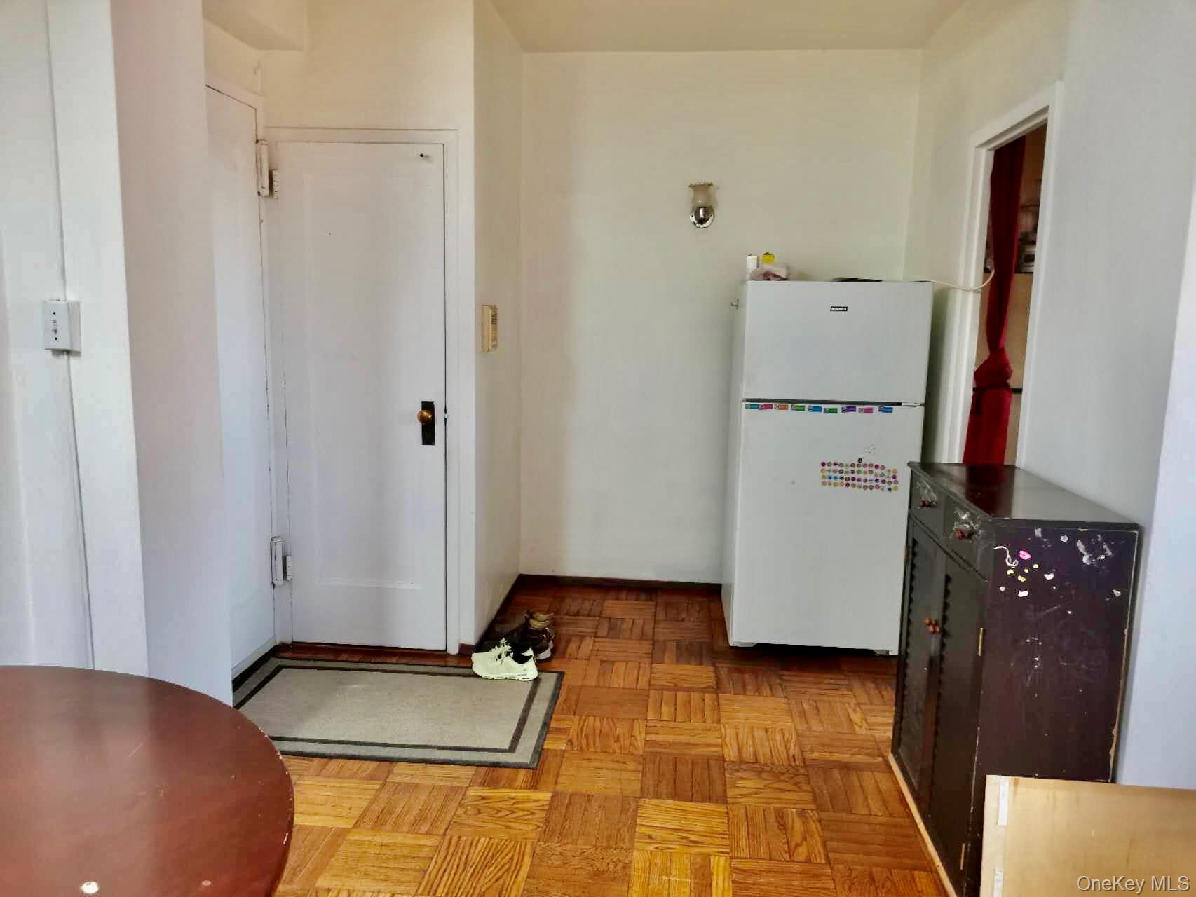 #6 photo, 1604 Metropolitan Avenue, Бронкс ‖ Bronx , NY 10462